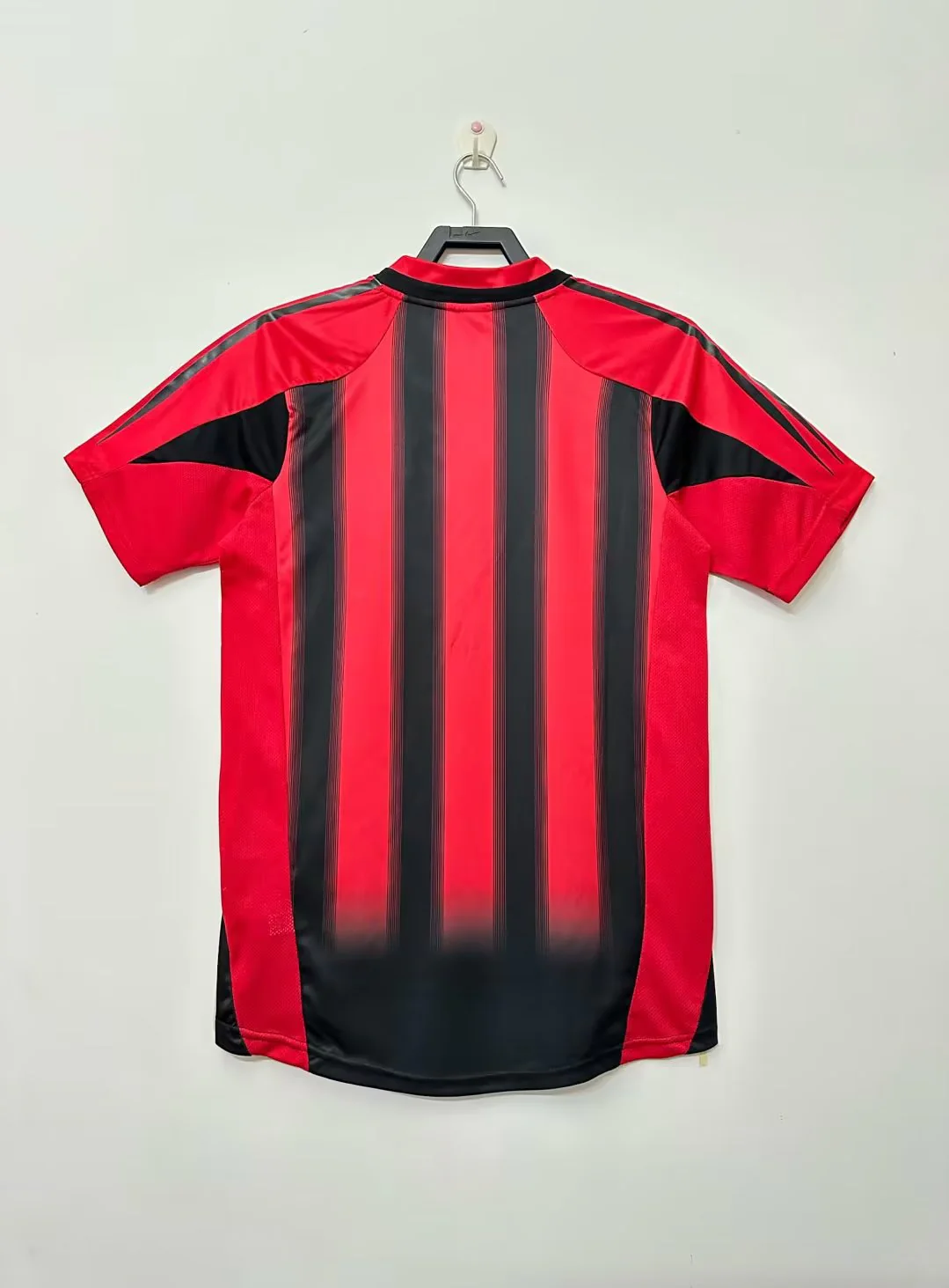 AC Milan Home Retro Jersey 2004/05 - Image 2
