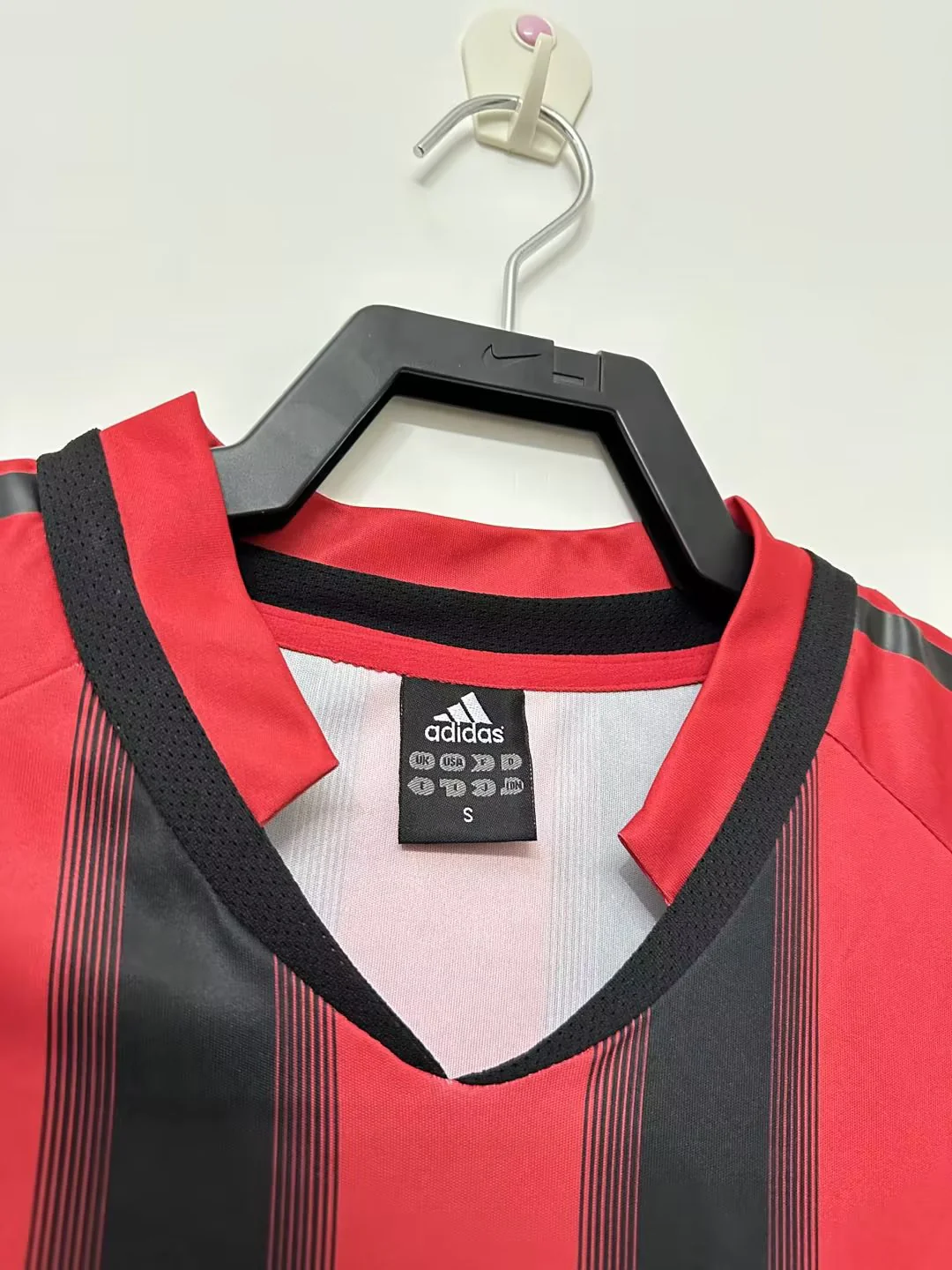 AC Milan Home Retro Jersey 2004/05 - Image 3