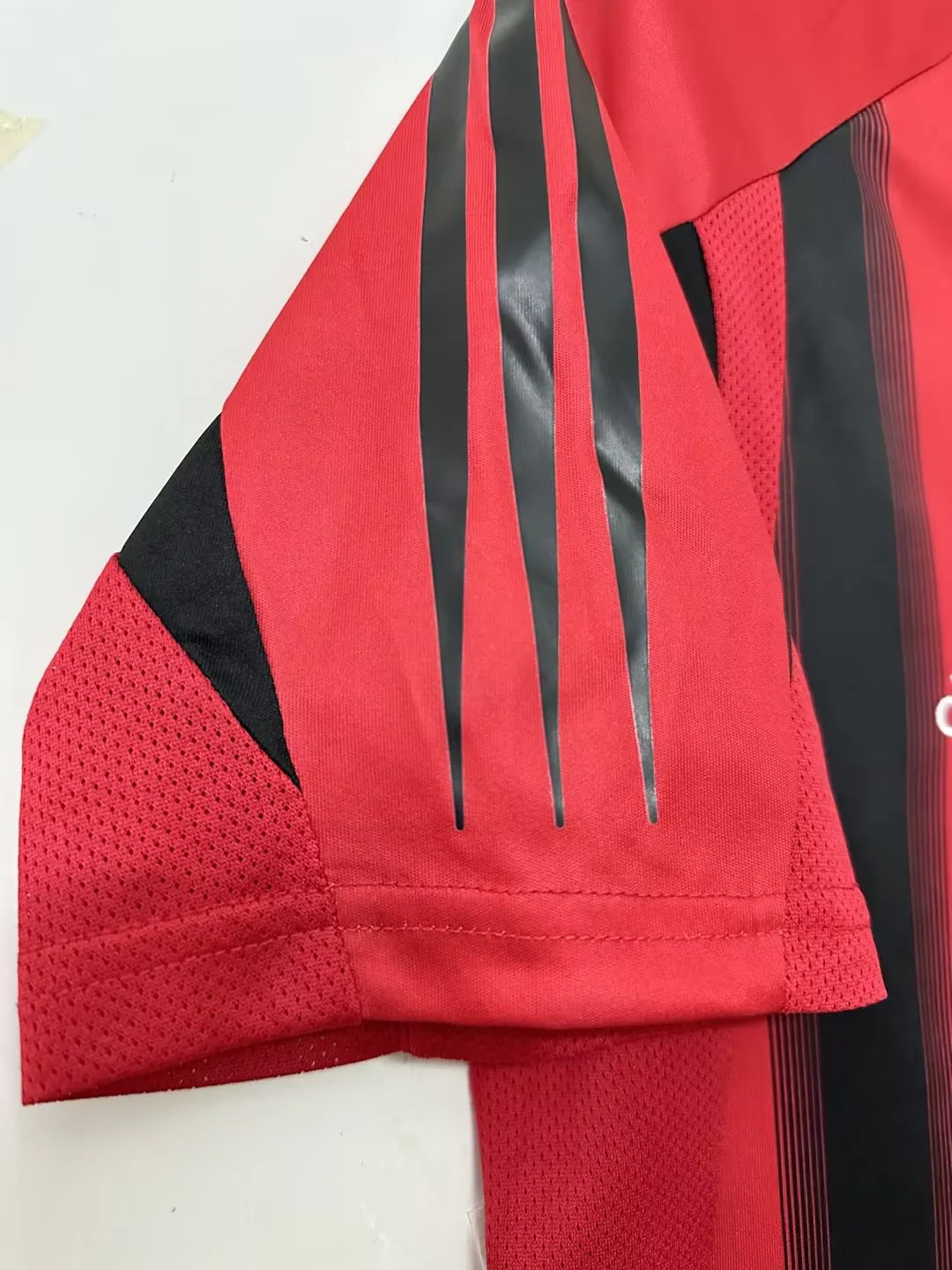 AC Milan Home Retro Jersey 2004/05 - Image 4