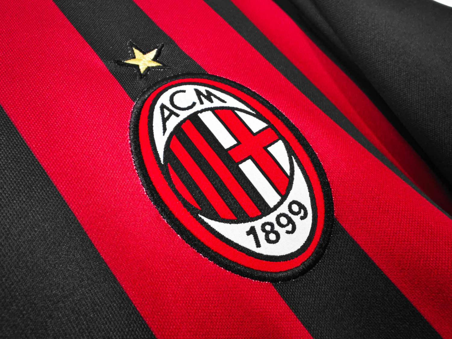 AC Milan Home Retro Jersey 2016/17 - Image 3