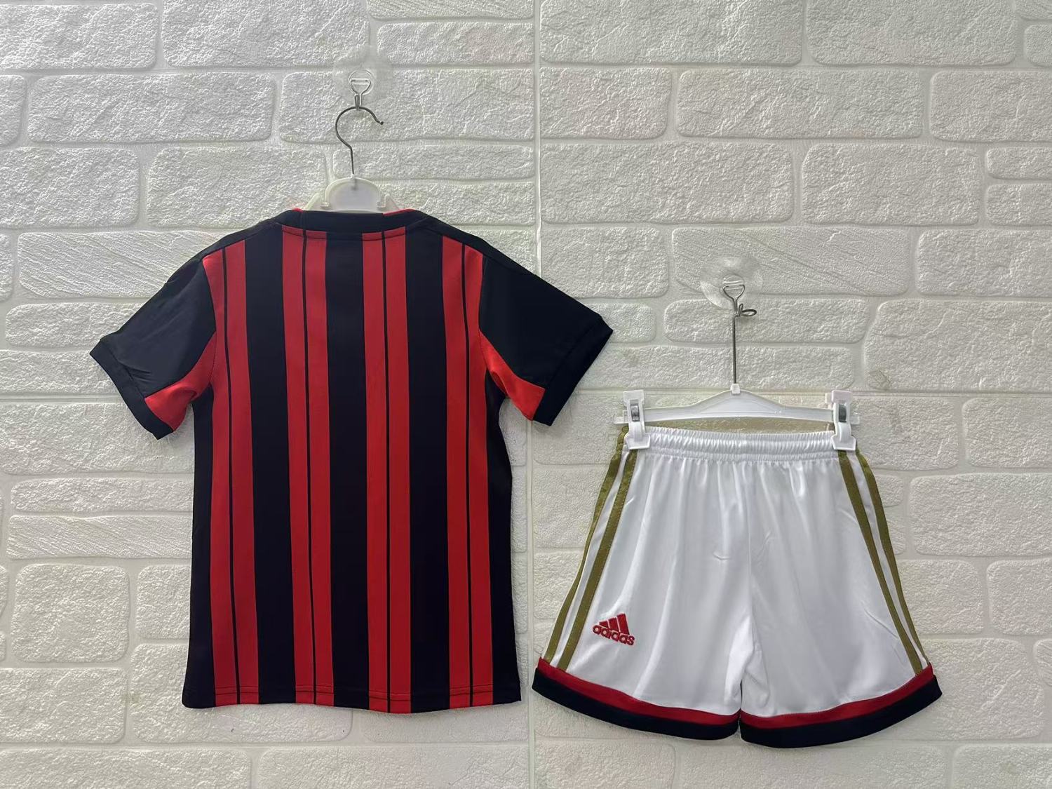 AC Milan Home Retro Kids Suit 2013/14 - Image 2