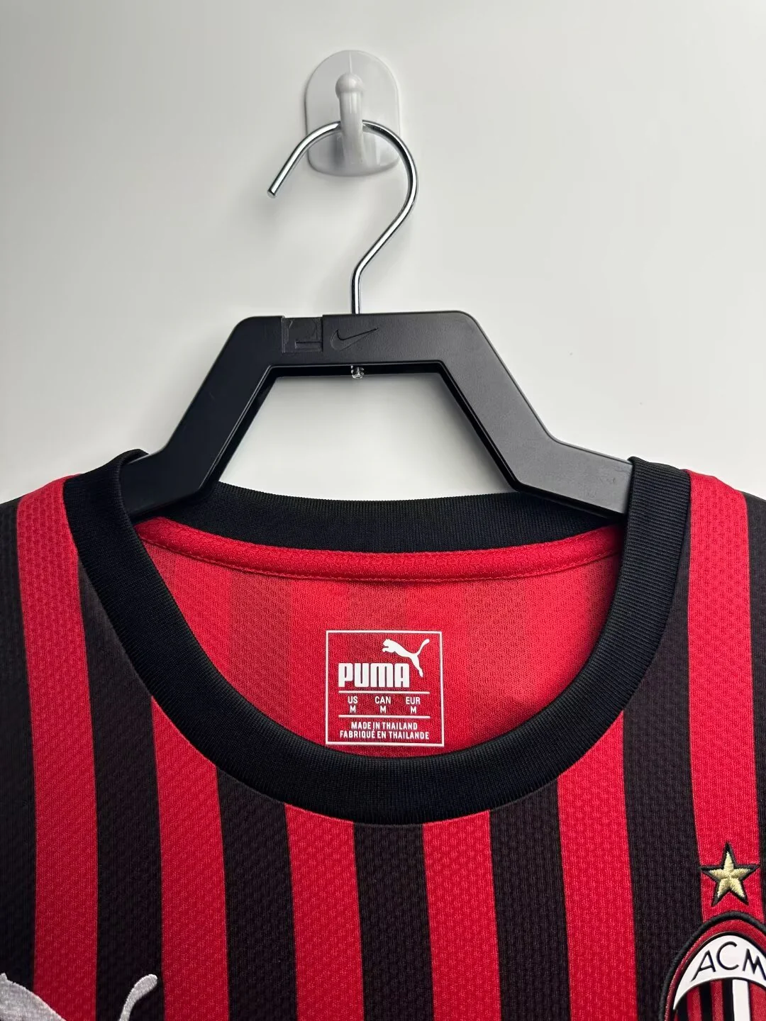 AC Milan Home Soccer Jersey 19/20 - Image 3