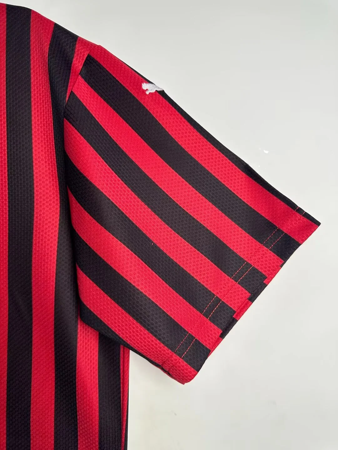 AC Milan Home Soccer Jersey 19/20 - Image 4