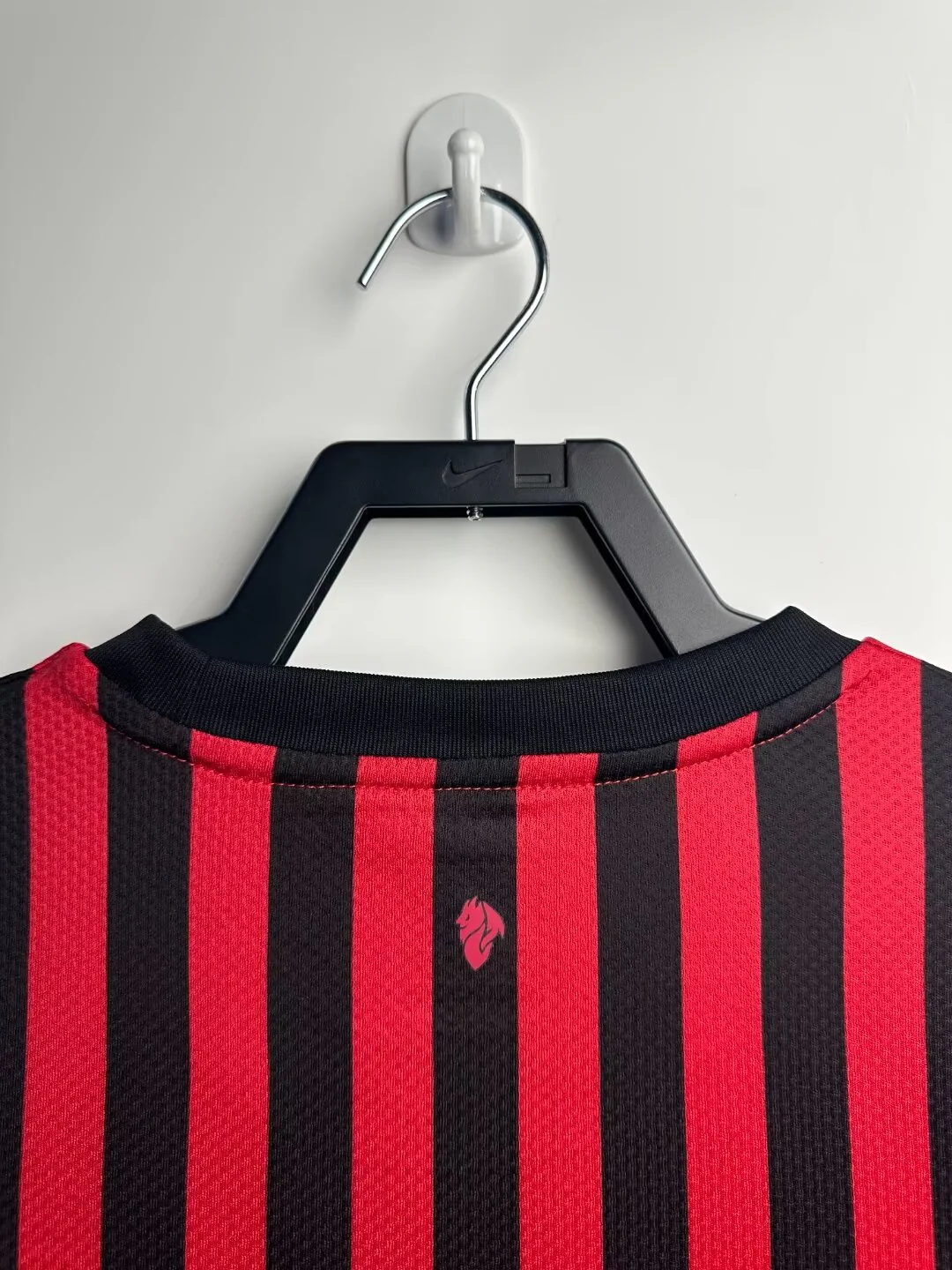 AC Milan Home Soccer Jersey 19/20 - Image 8