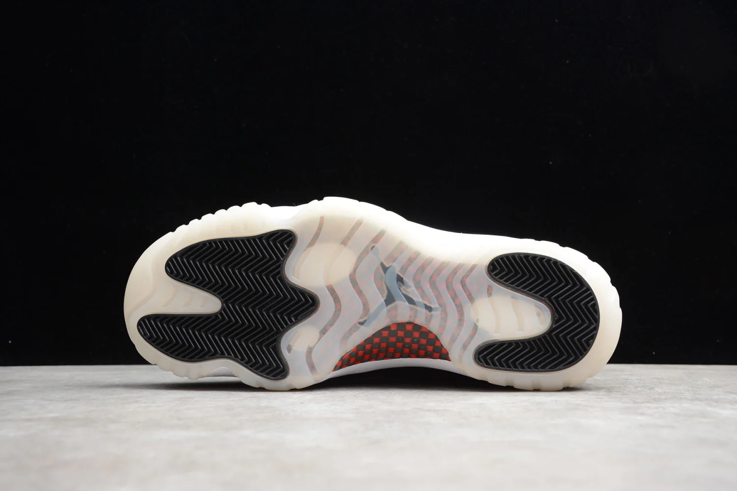 Air Jordan 11 “72-10” 378037-002 - Image 4