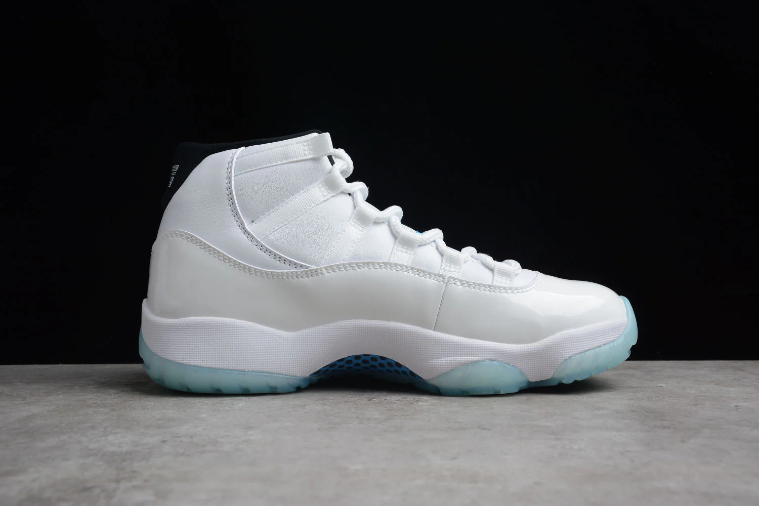 Air Jordan 11 Low “Legend Blue” 378037-117 - Image 2