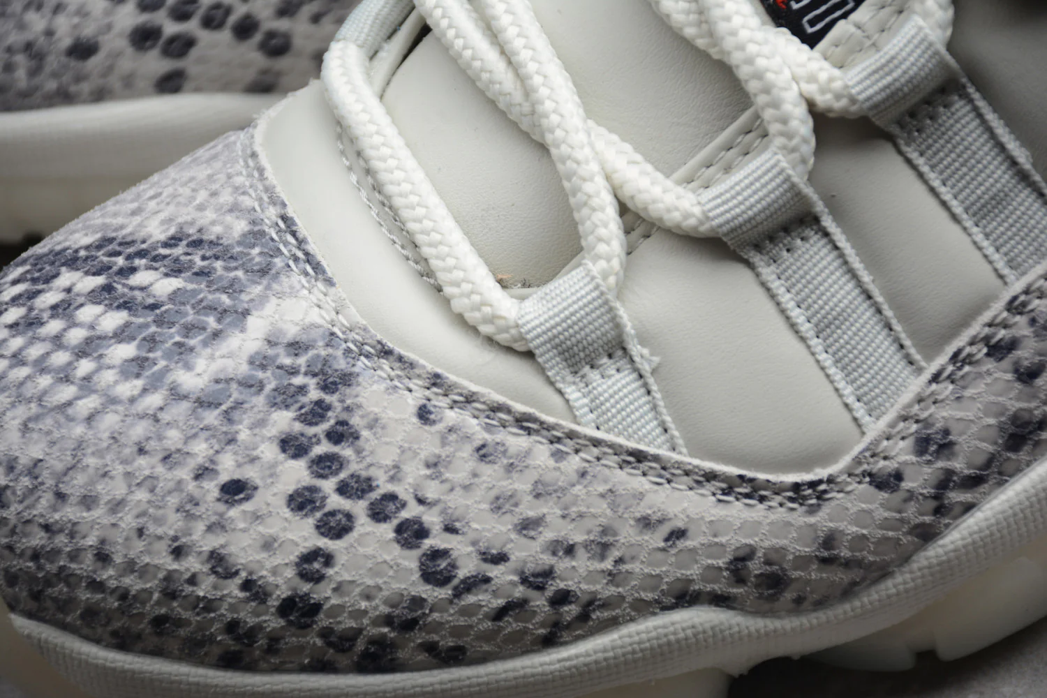 Air Jordan 11 Low Snakeskin “Light Bone” CD6846-002 - Image 11