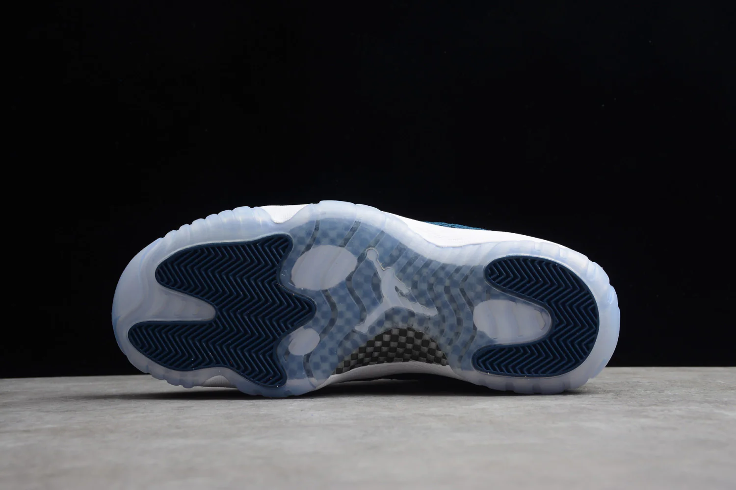 Air Jordan 11 Low White Blue AJ11 CD6846-102 - Image 6