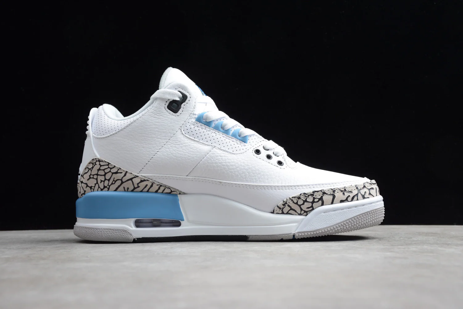Air Jordan 3 “UNC” CT8532-104 - Image 3