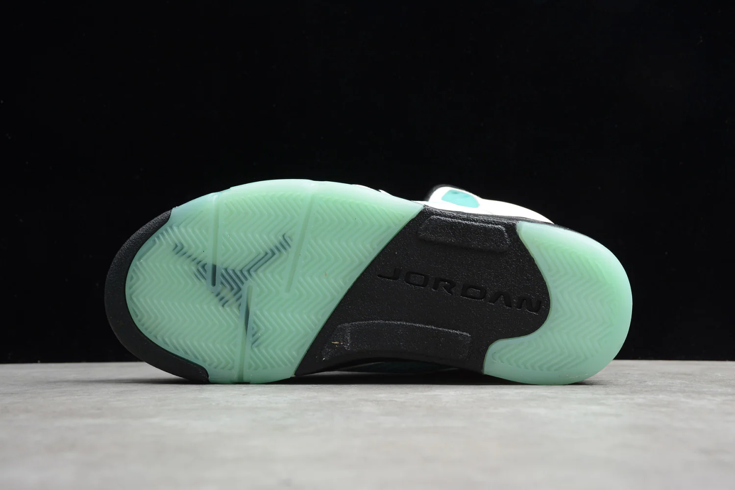 Air Jordan 5 Retro “Island Green” CN2932-100 - Image 5