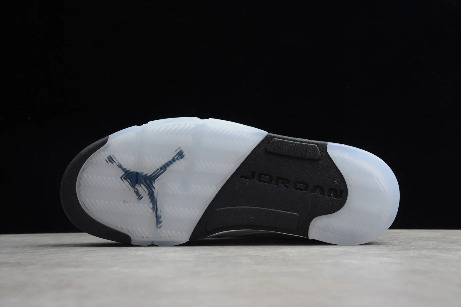 Air Jordan 5 Retro Low Wolf Grey White Black 819172-122 - Image 5