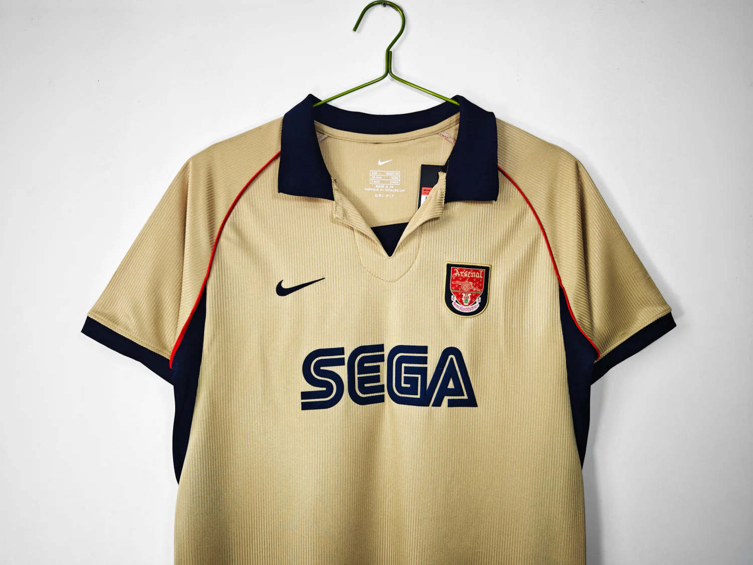 Arsenal Away Retro Jersey 2001/02 - Image 4
