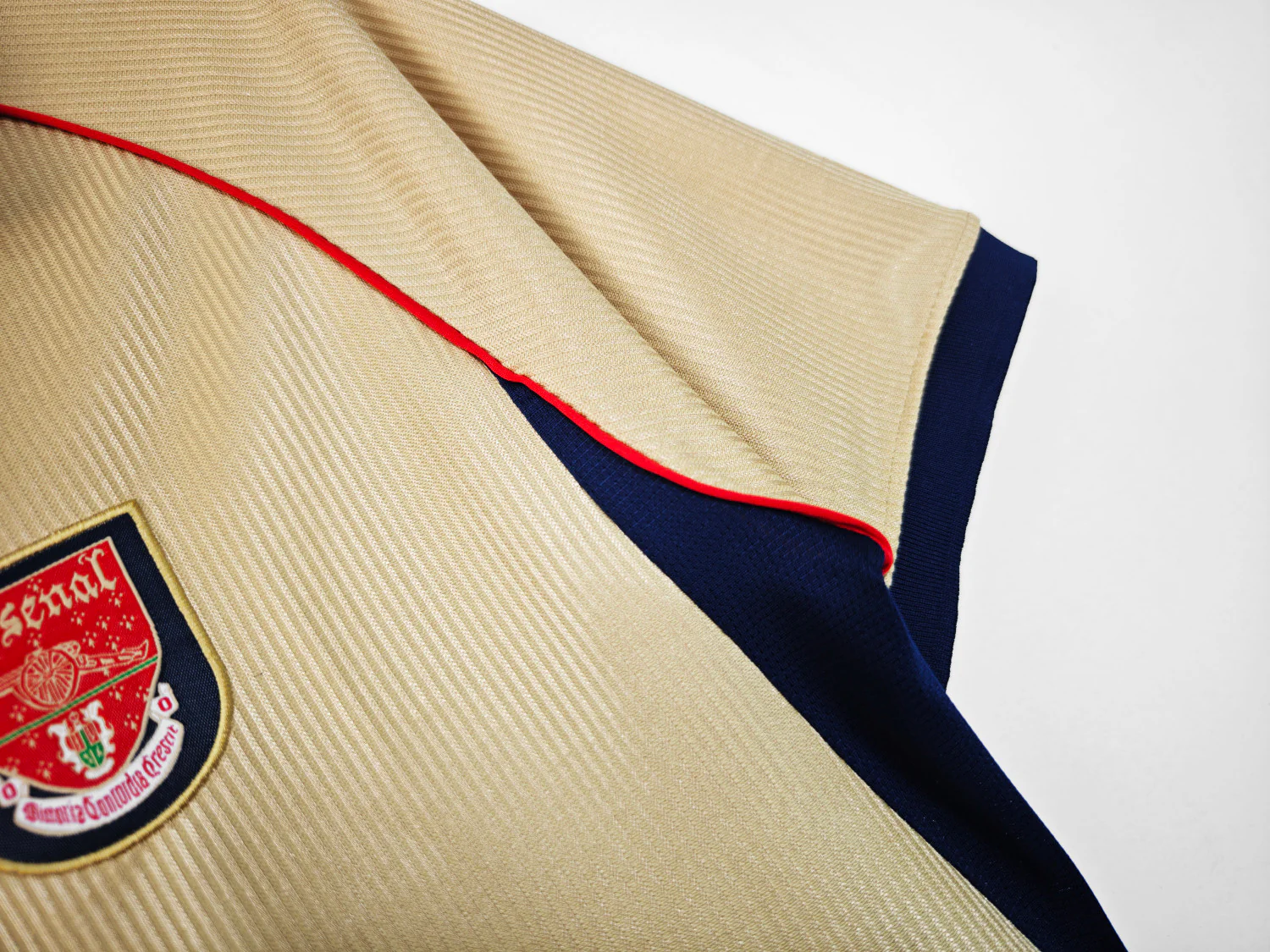 Arsenal Away Retro Jersey 2001/02 - Image 8