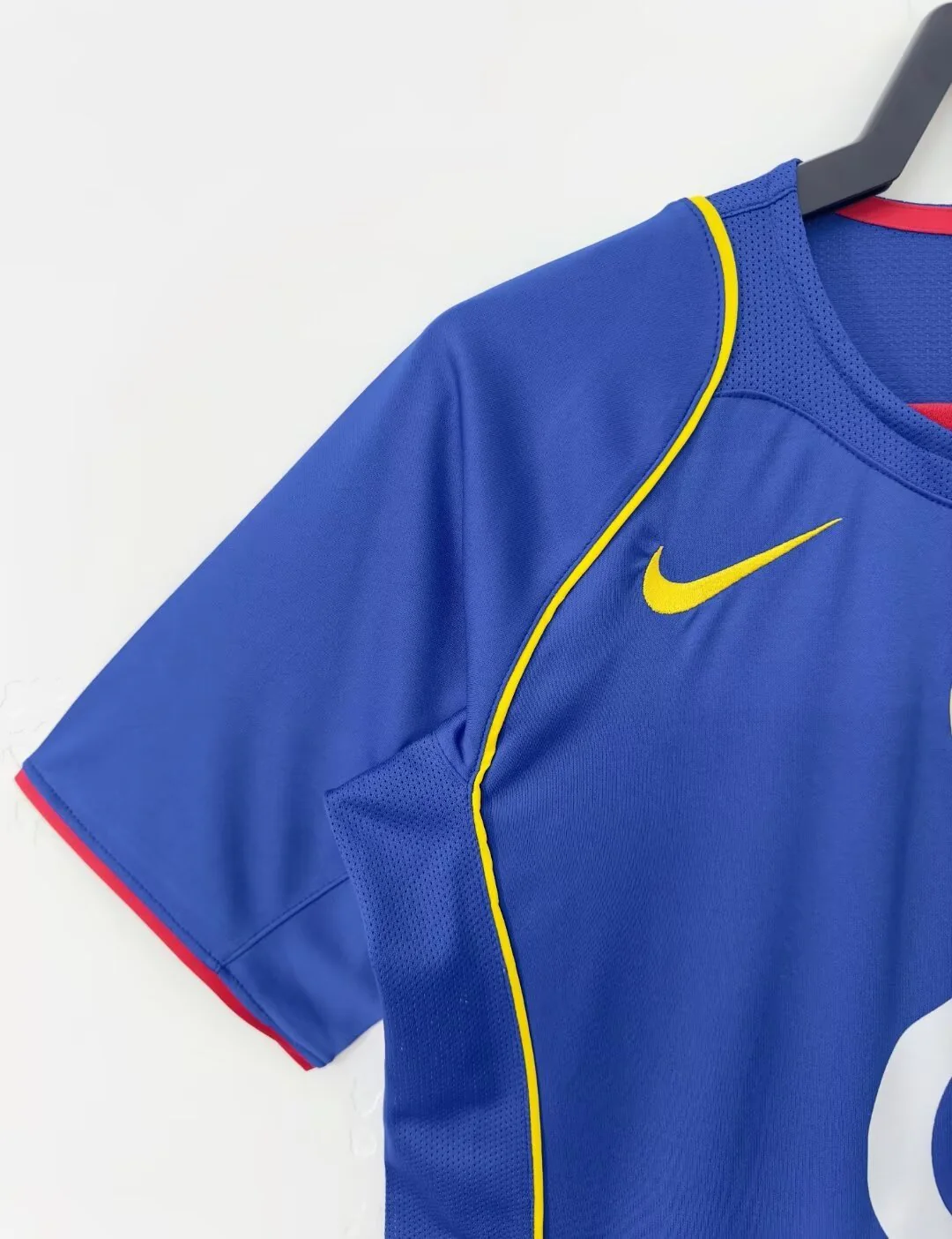 Arsenal Away Retro Jersey 2004/05 - Image 4