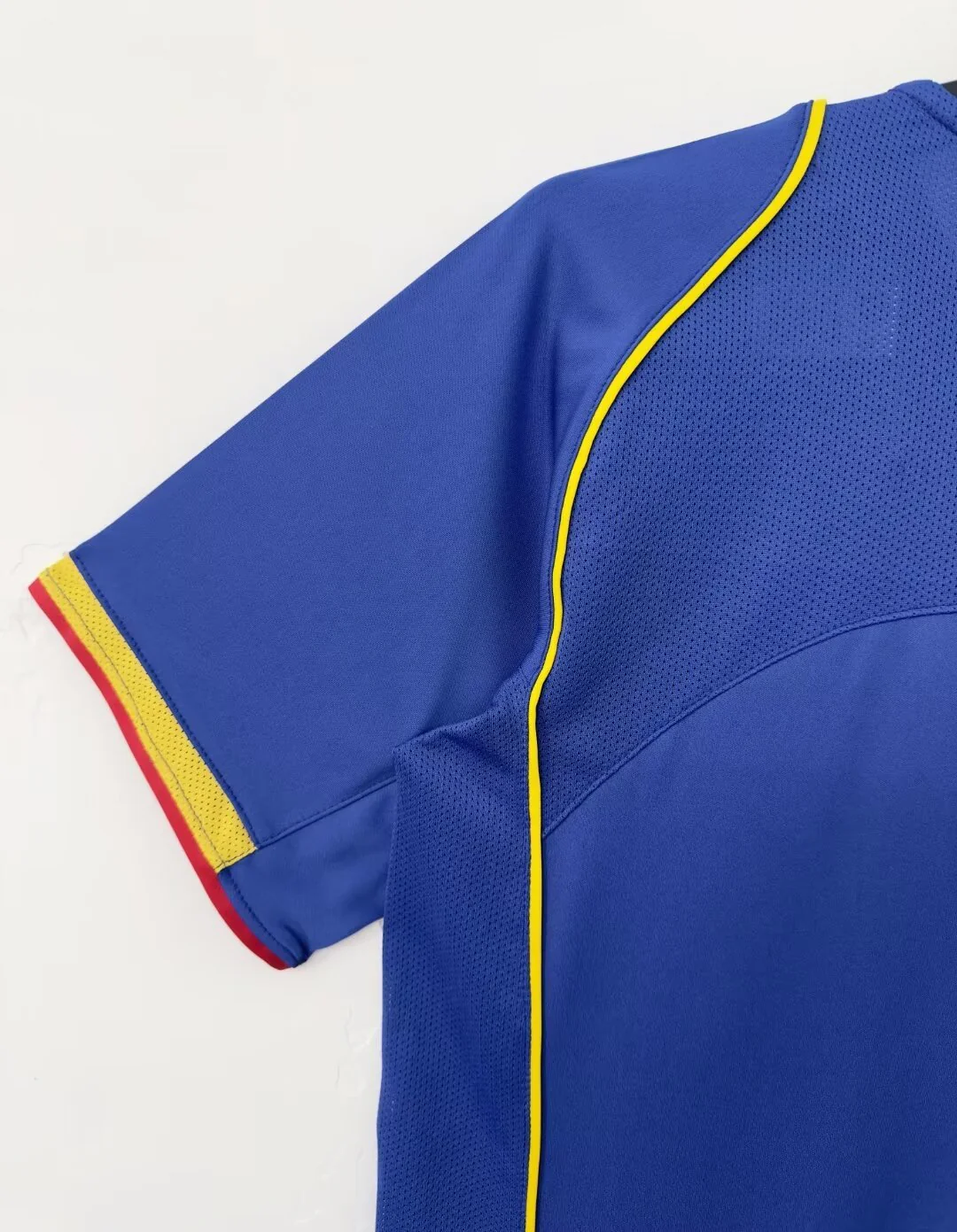 Arsenal Away Retro Jersey 2004/05 - Image 5