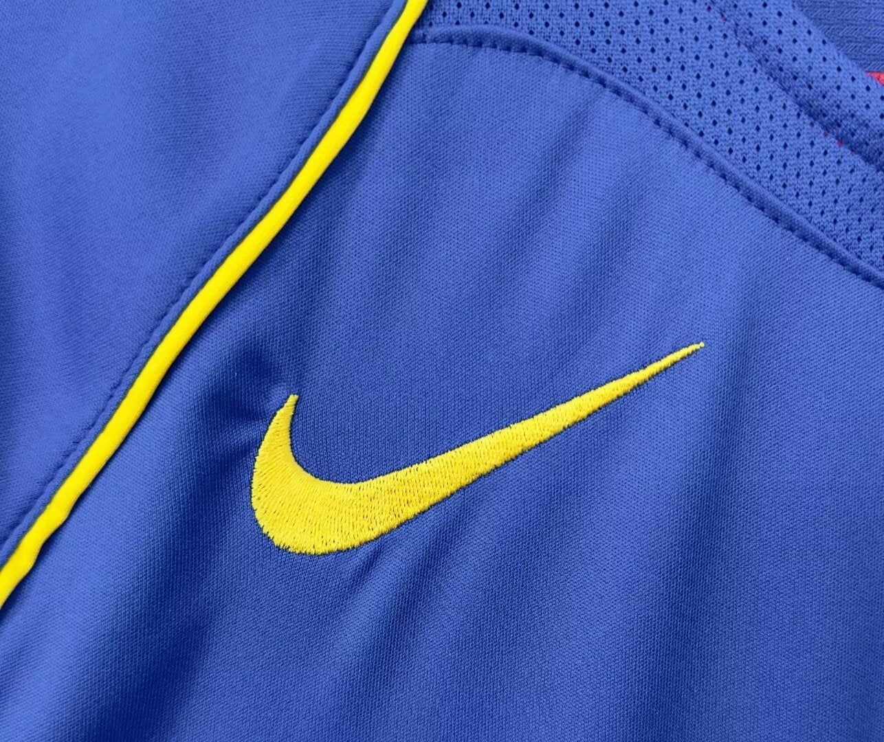 Arsenal Away Retro Jersey 2004/05 - Image 8