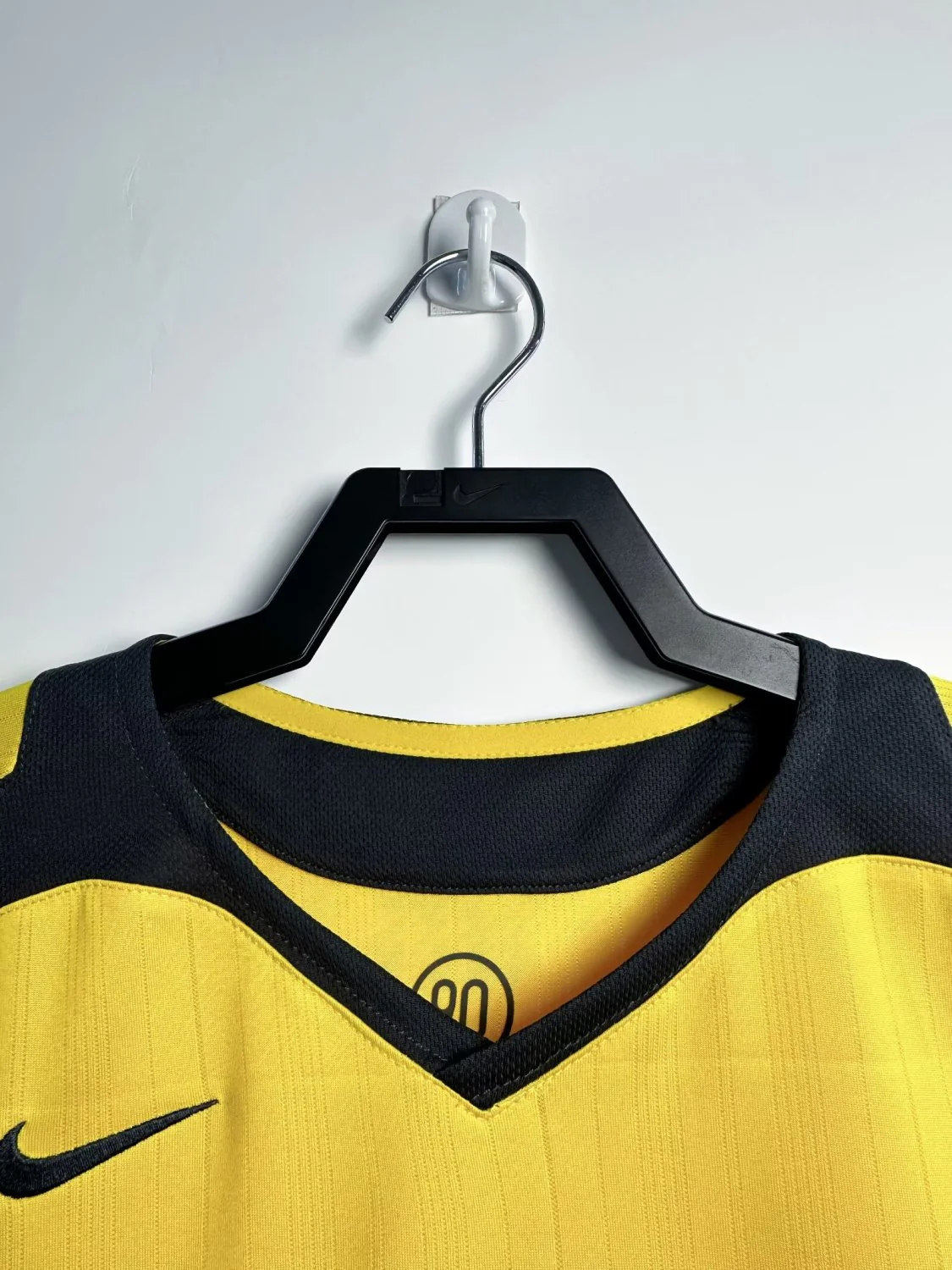 Arsenal Away Retro Jersey 2005/06 - Image 3