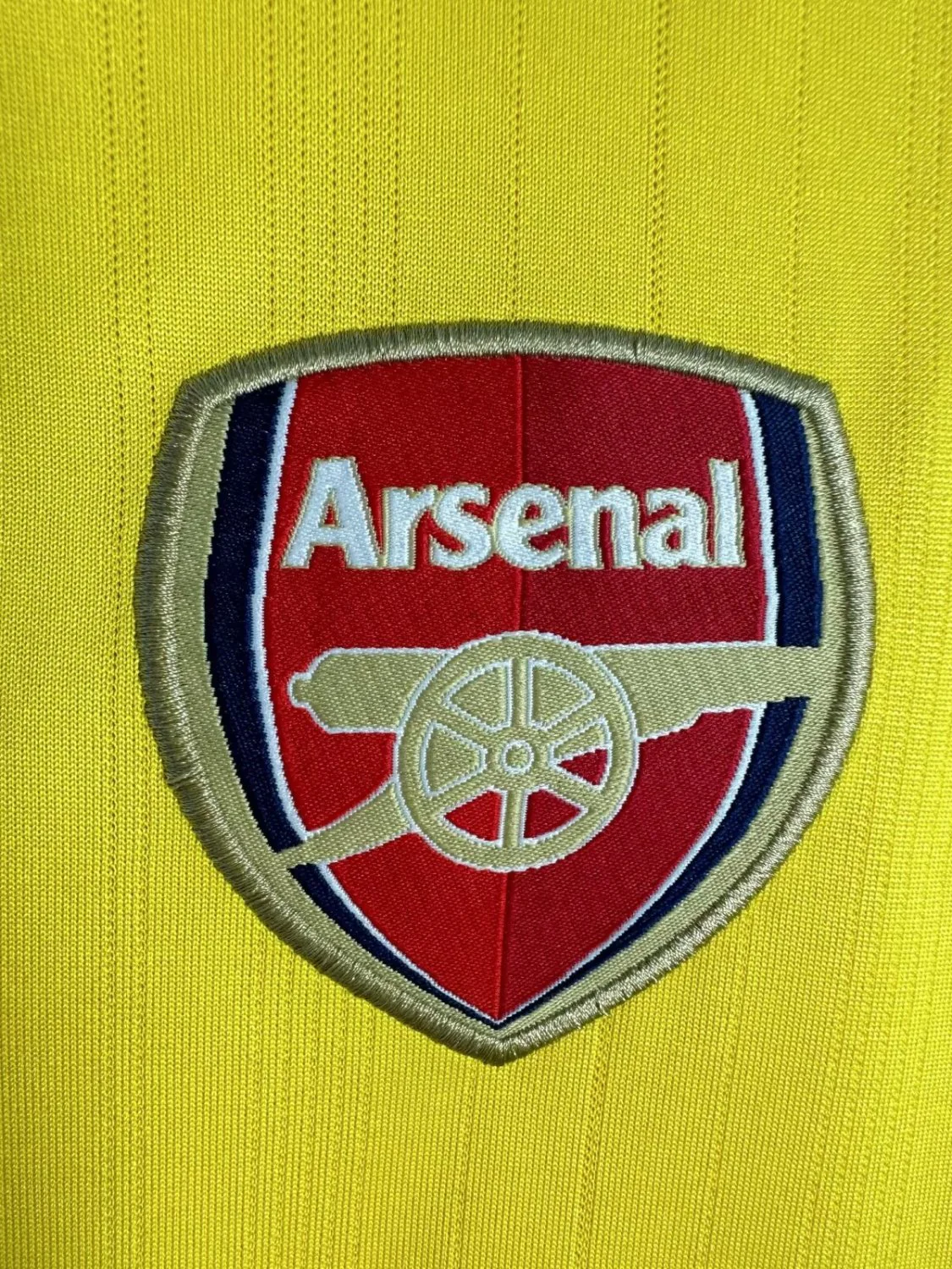 Arsenal Away Retro Jersey 2005/06 - Image 5