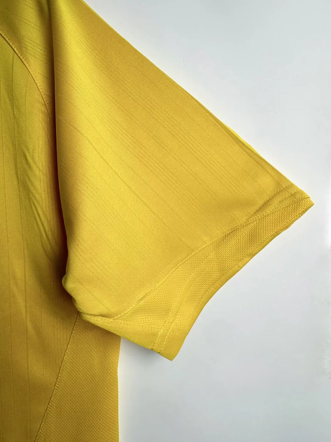 Arsenal Away Retro Jersey 2005/06 - Image 7
