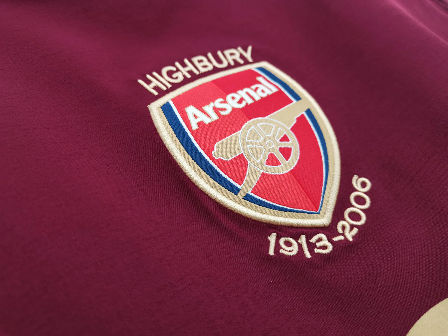 Arsenal Home Retro Jersey 05/06 - Image 5