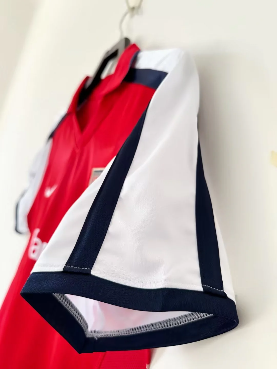 Arsenal Home Retro Jersey 2001/02 - Image 2