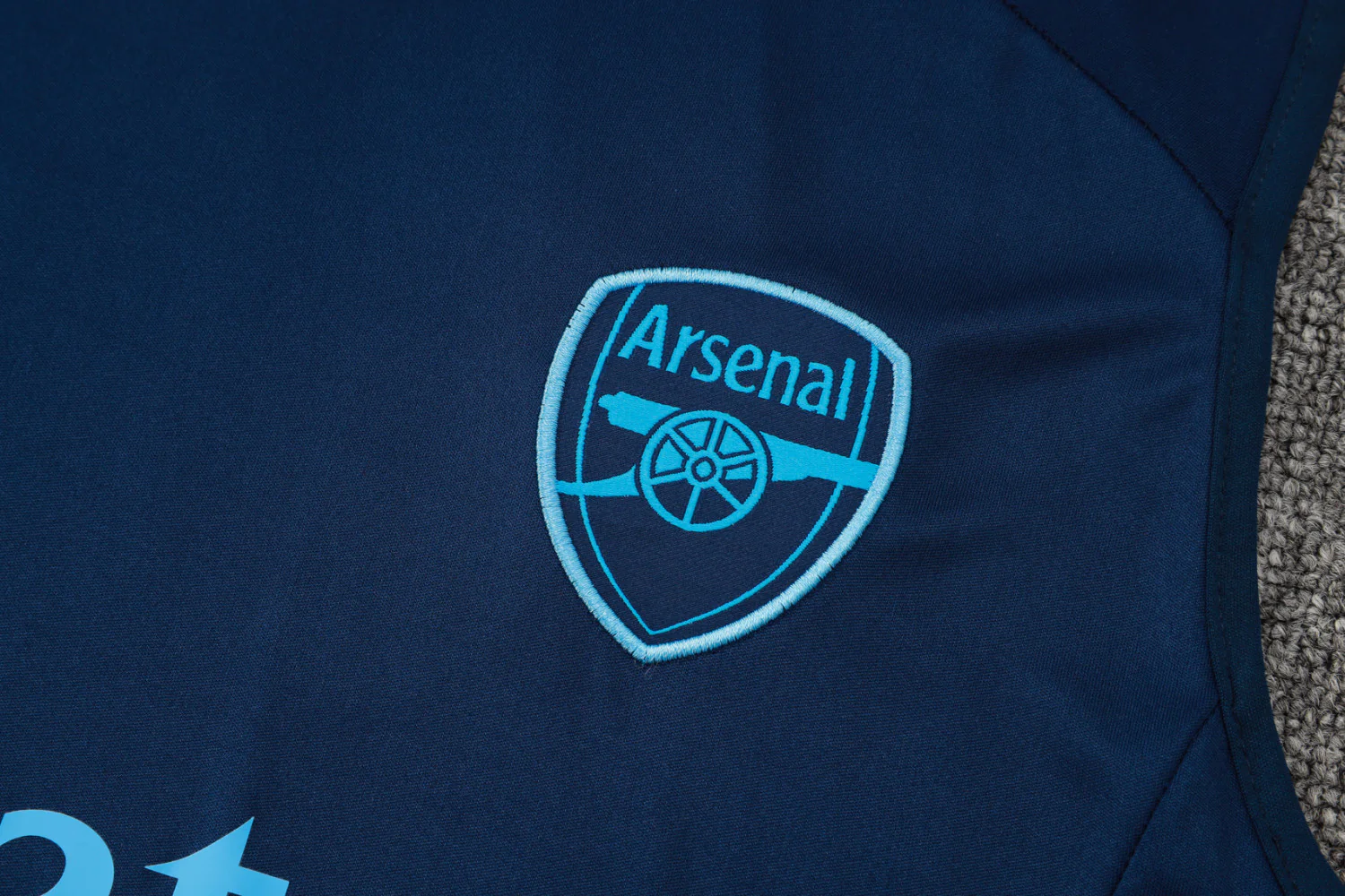 Arsenal Training Jersey 24/25 - Image 9