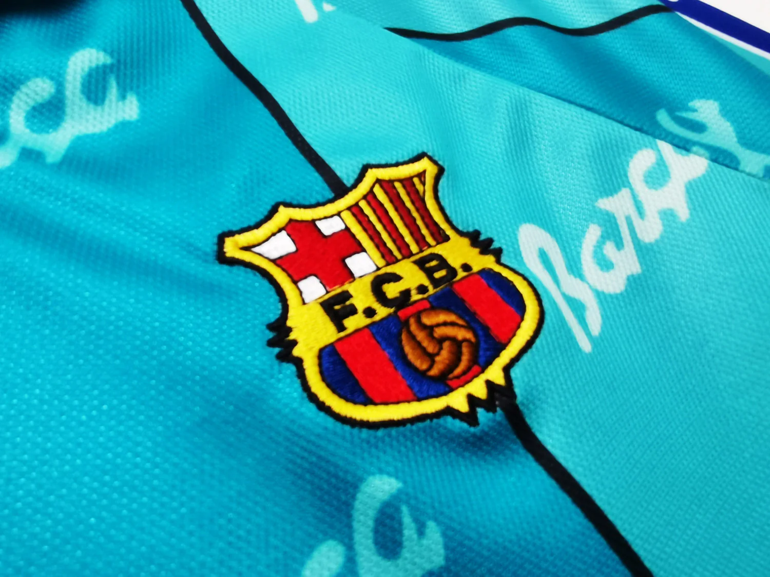 Barcelona Away Retro Jersey 1995/97 - Image 7
