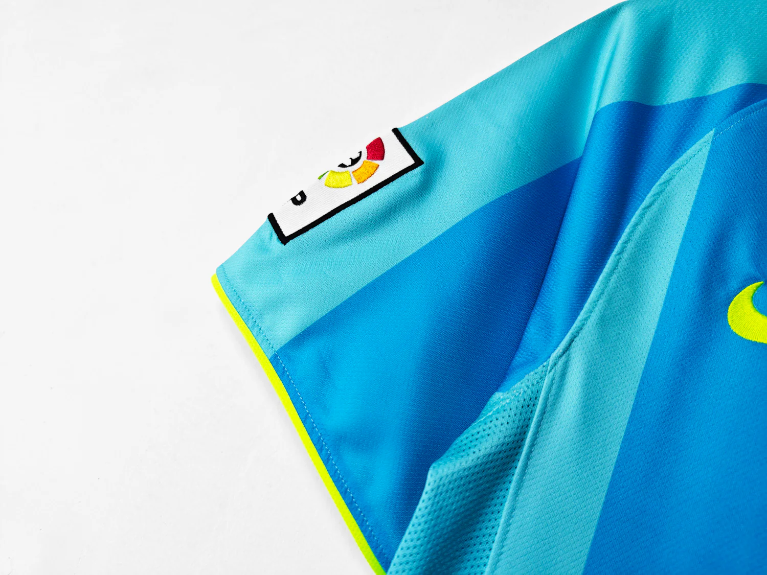 Barcelona Away Retro Jersey 2007/08 - Image 3