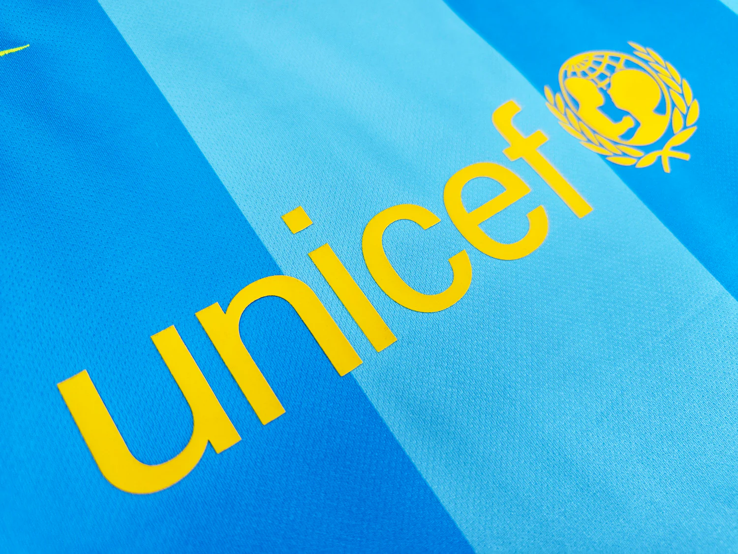 Barcelona Away Retro Jersey 2007/08 - Image 6
