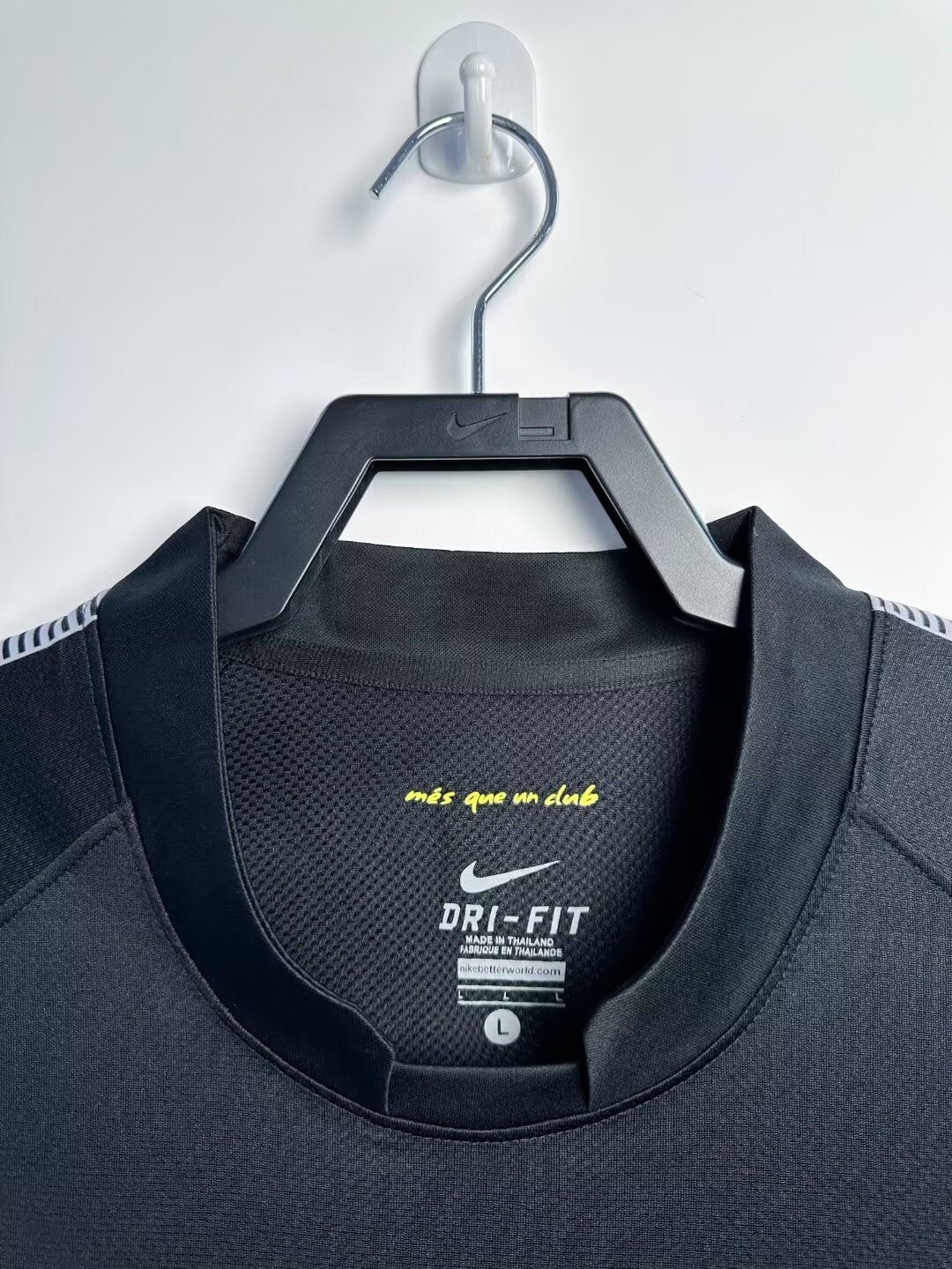 Barcelona Away Retro Jersey 2011/12 - Image 2