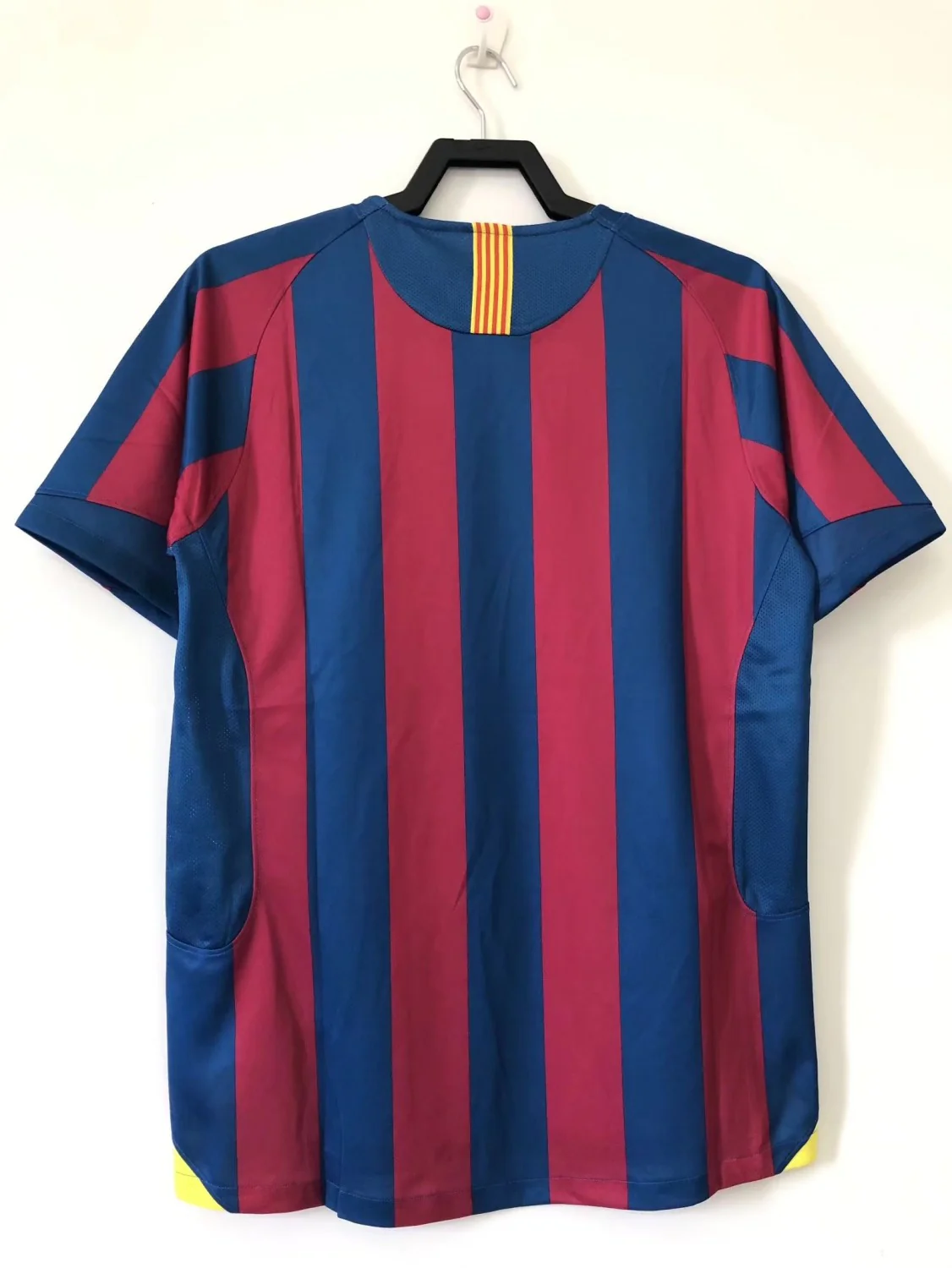 Barcelona Home Retro Jersey 2005/06 - Image 2