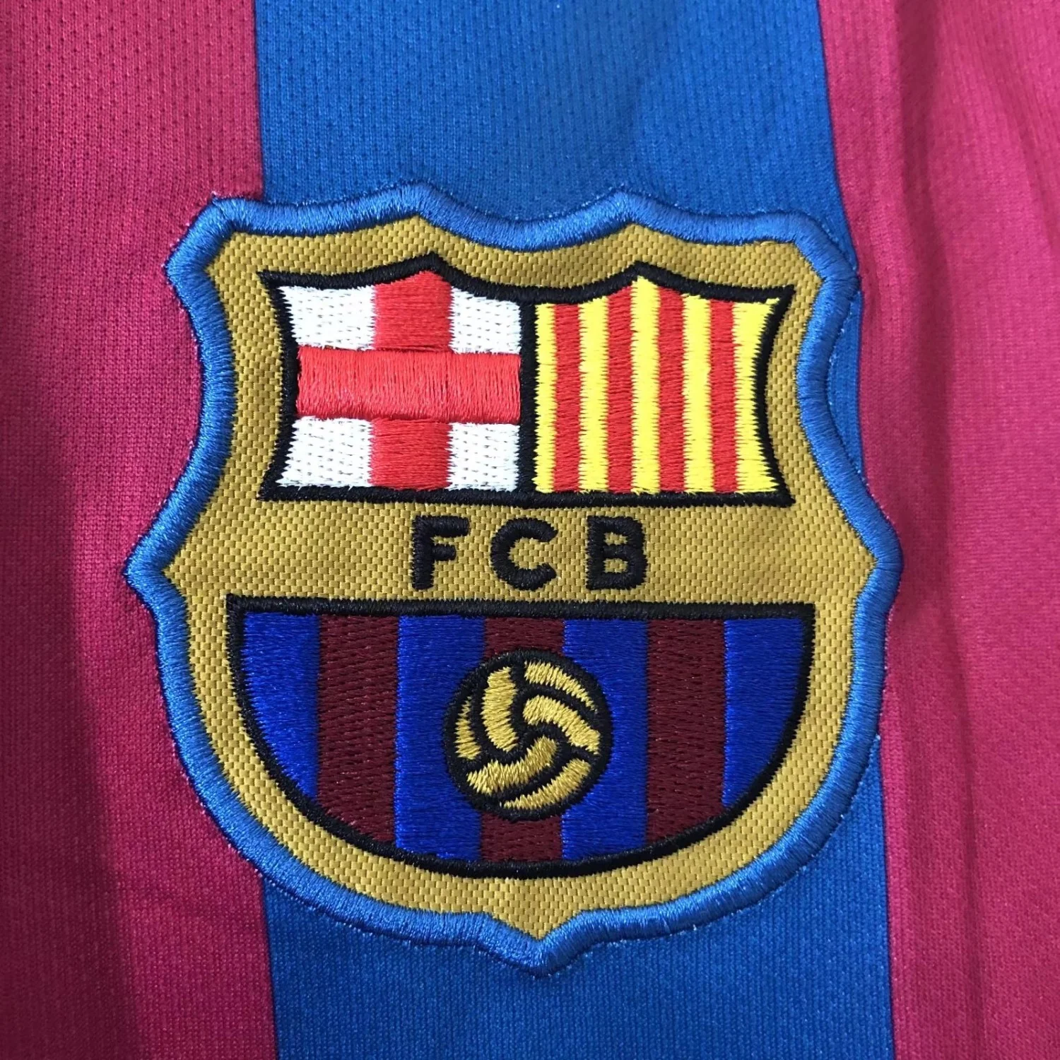 Barcelona Home Retro Jersey 2005/06 - Image 3