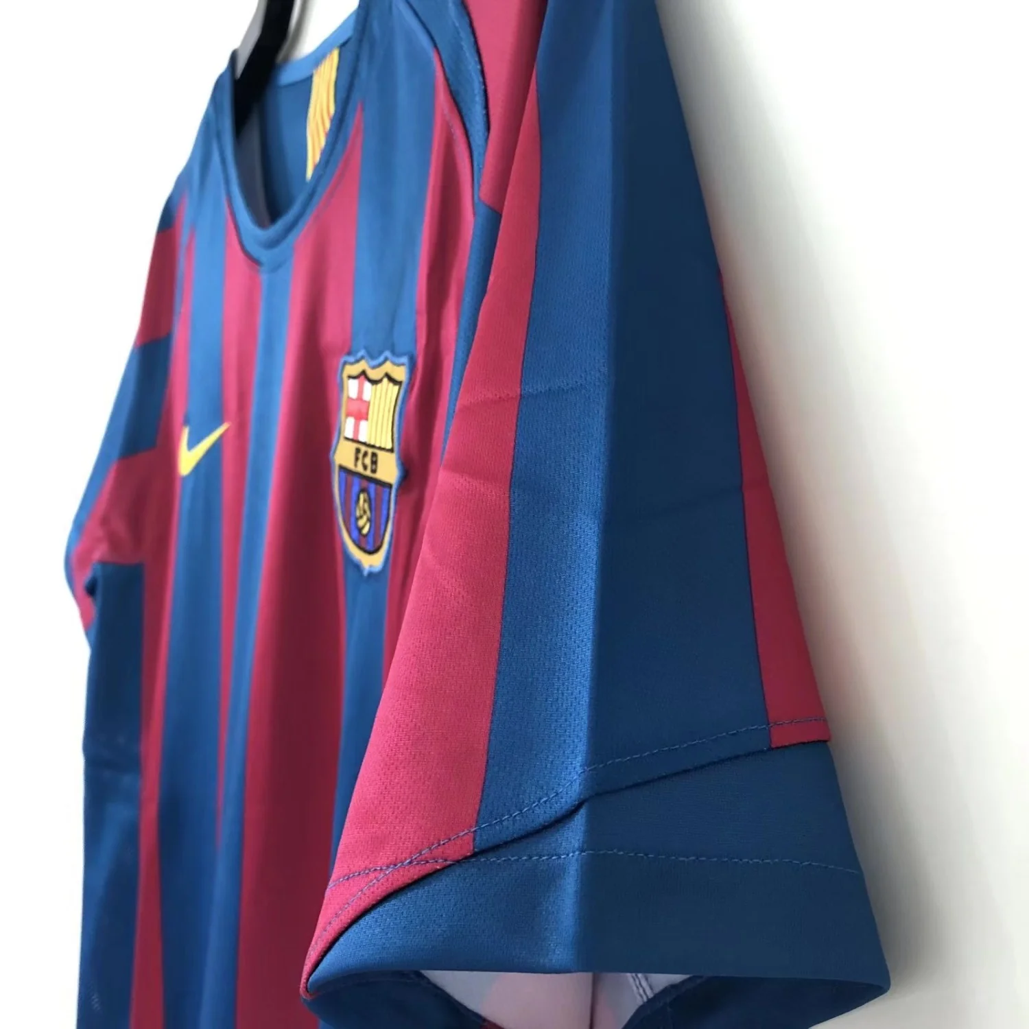 Barcelona Home Retro Jersey 2005/06 - Image 5
