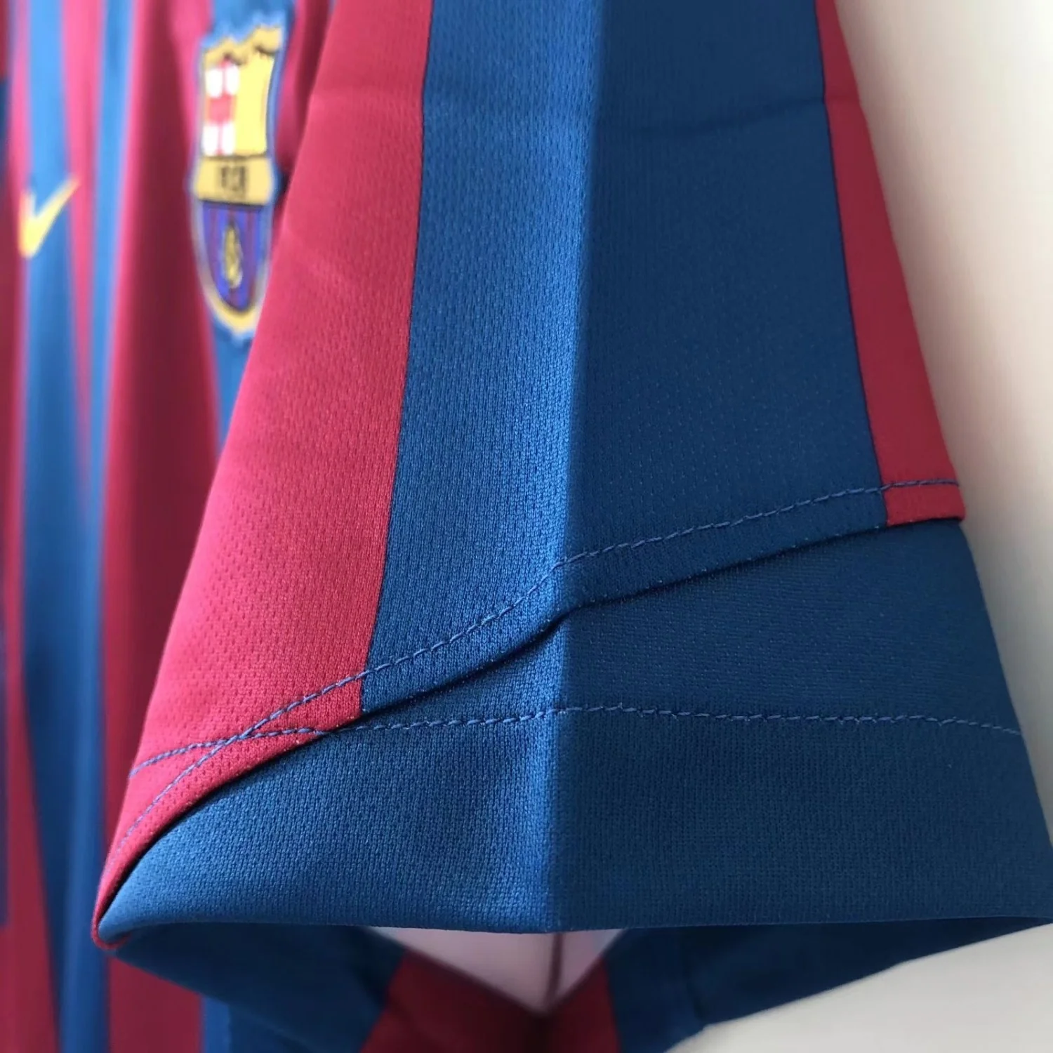 Barcelona Home Retro Jersey 2005/06 - Image 6