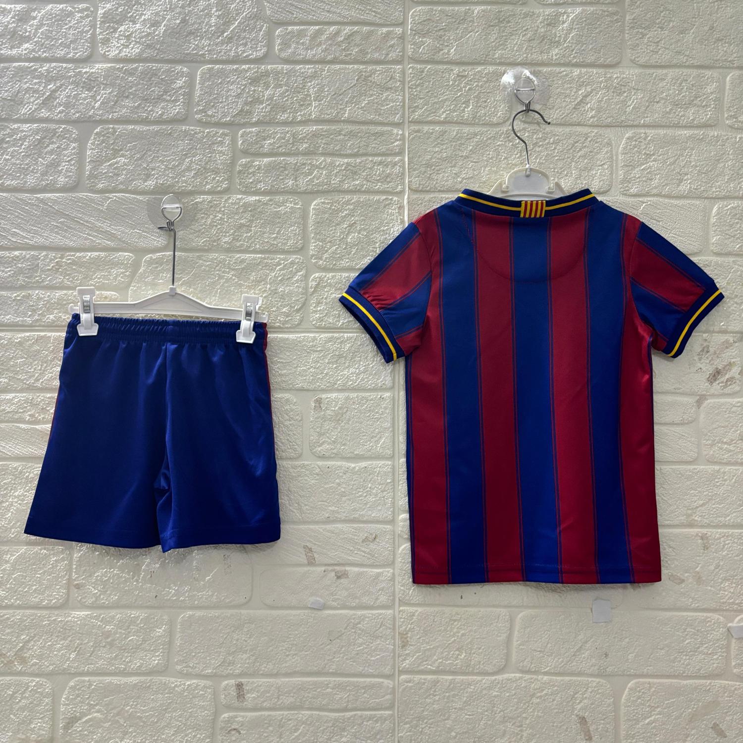 Barcelona Home Retro Kids Suit 2009/10 - Image 2