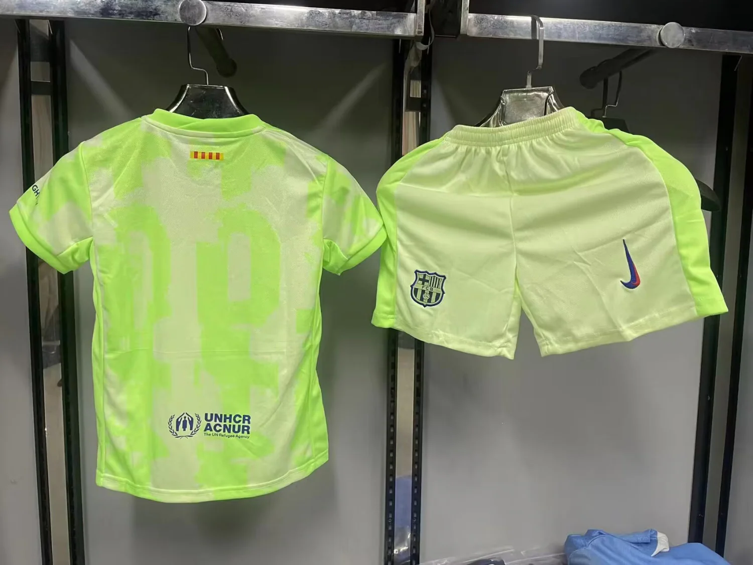 Barcelona Third Kids Suit 24/25 - Image 2