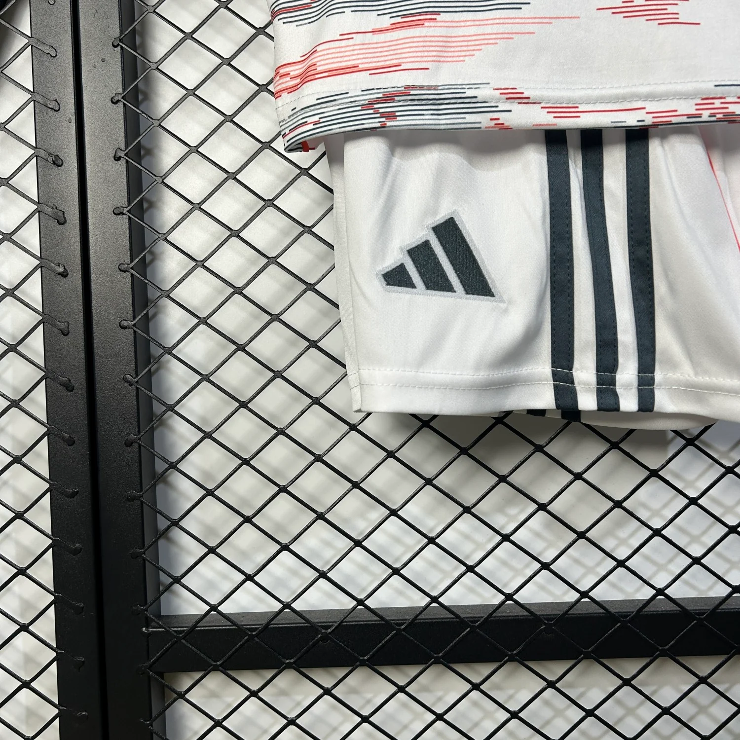 Bayern Munich Away Kids Suit 25/26 - Image 11