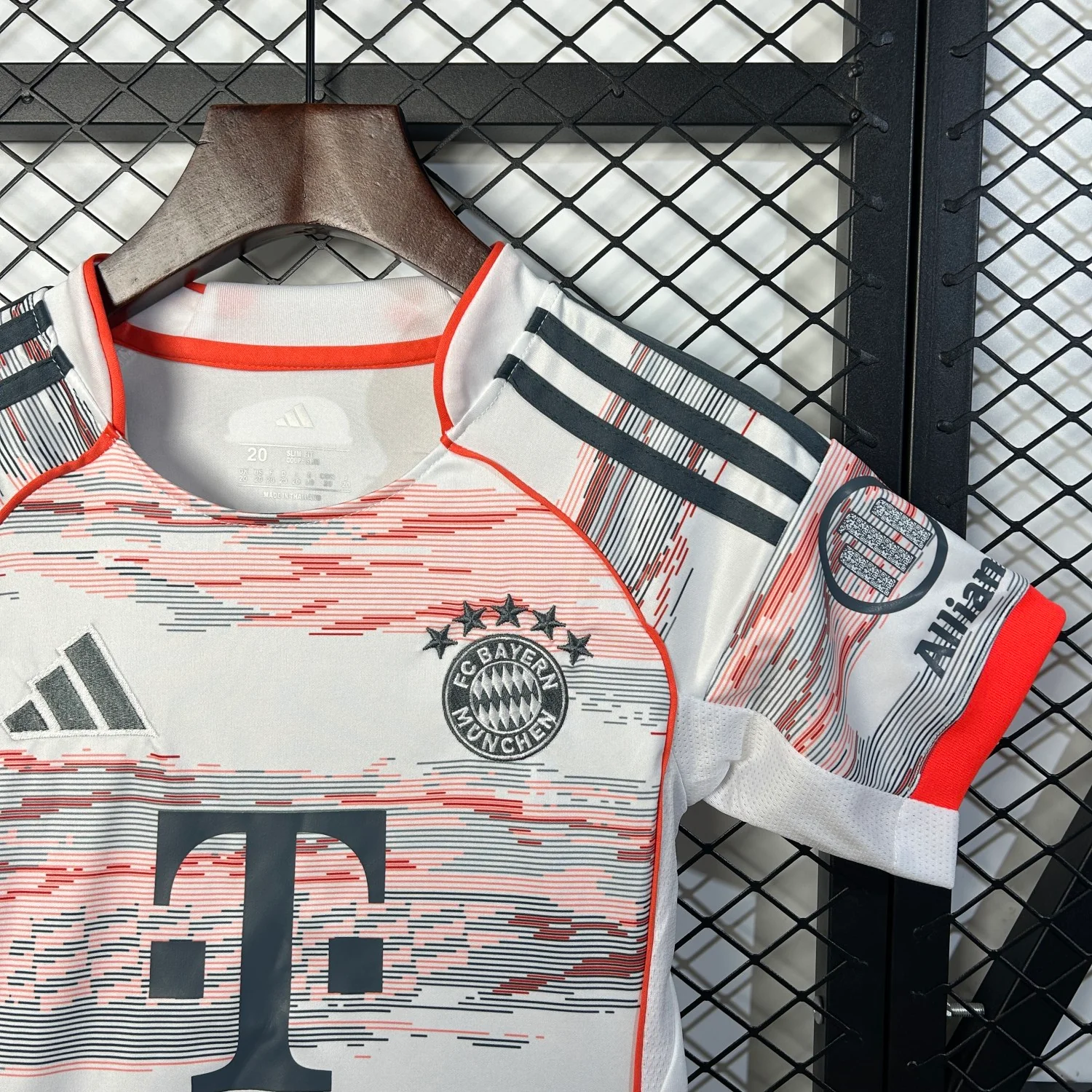 Bayern Munich Away Kids Suit 25/26 - Image 8