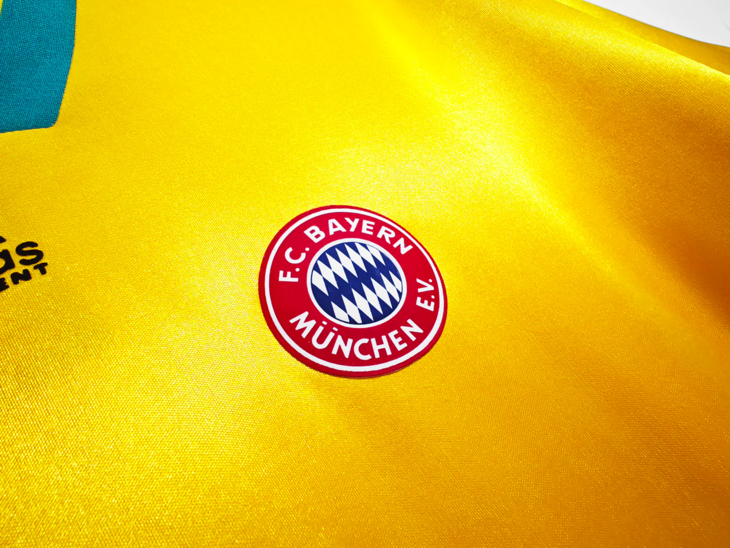 Bayern Munich Away Retro Jersey 1993/95 - Image 6
