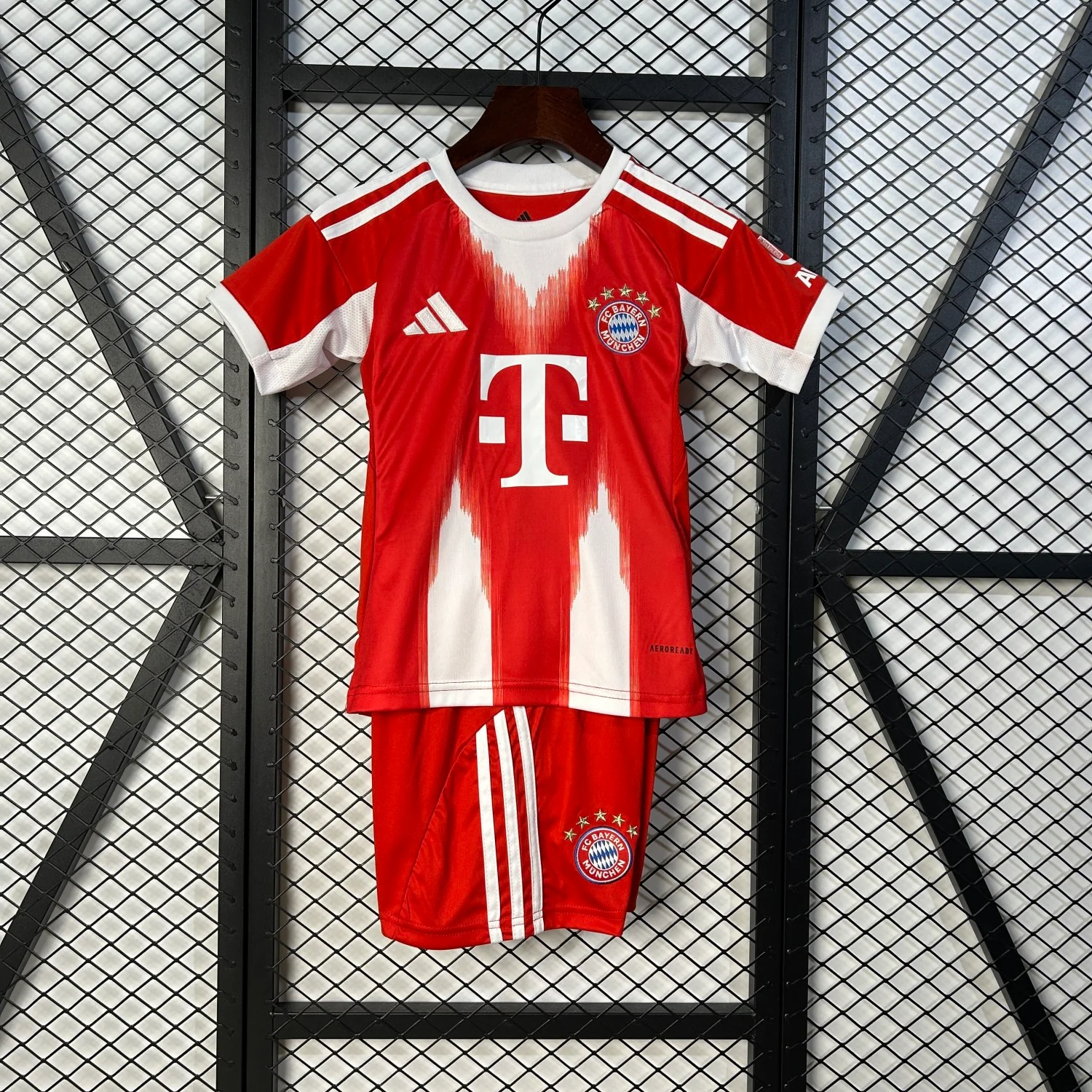 Bayern Munich Home Kids Suit & socks 25/26 - Image 3