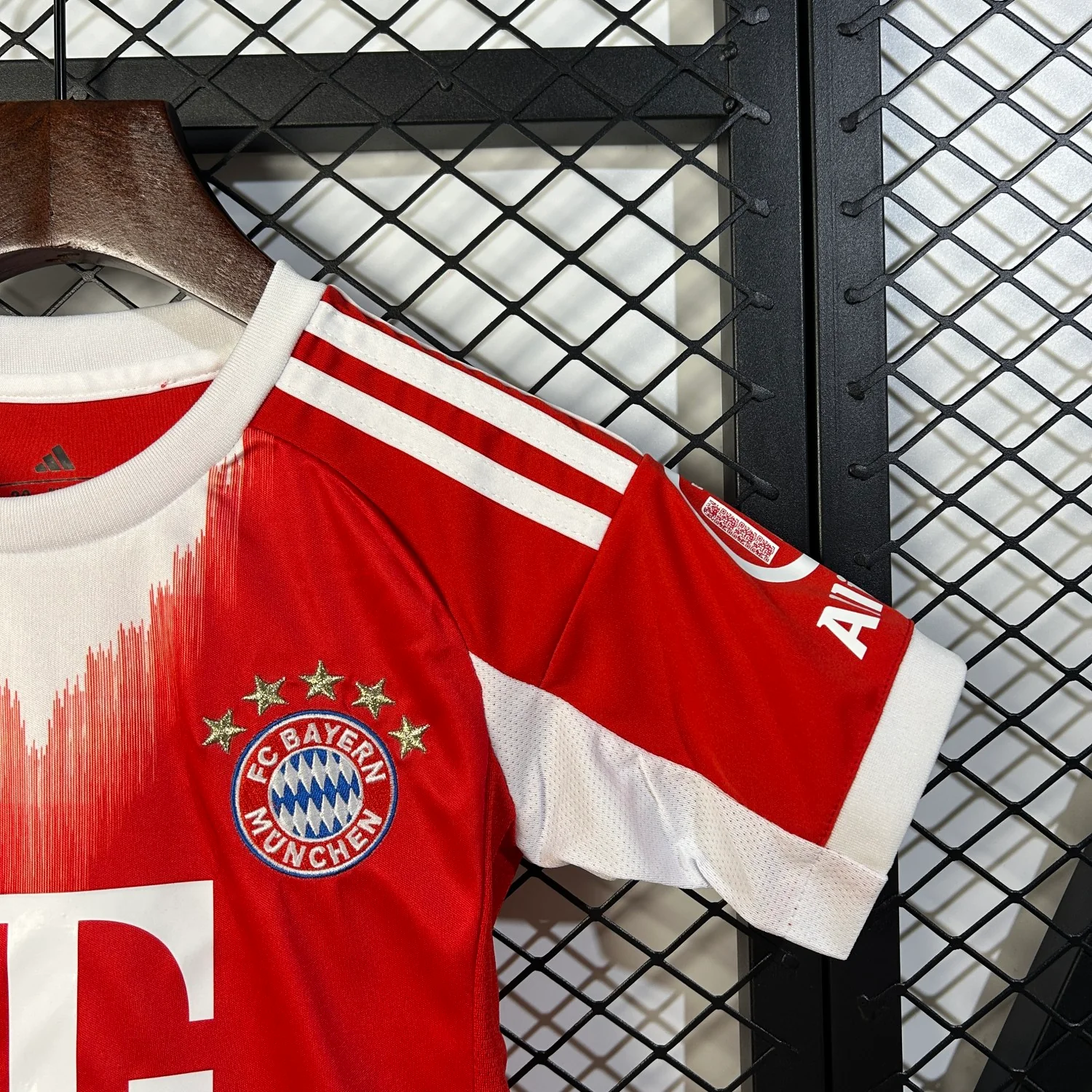 Bayern Munich Home Kids Suit & socks 25/26 - Image 5