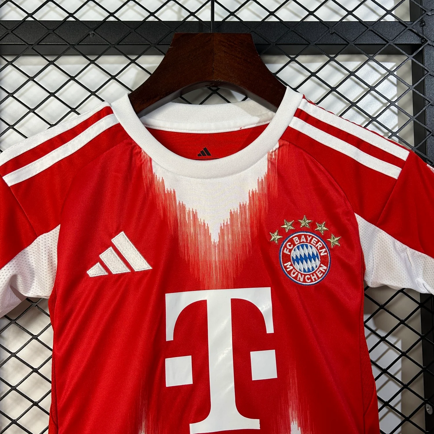 Bayern Munich Home Kids Suit & socks 25/26 - Image 6