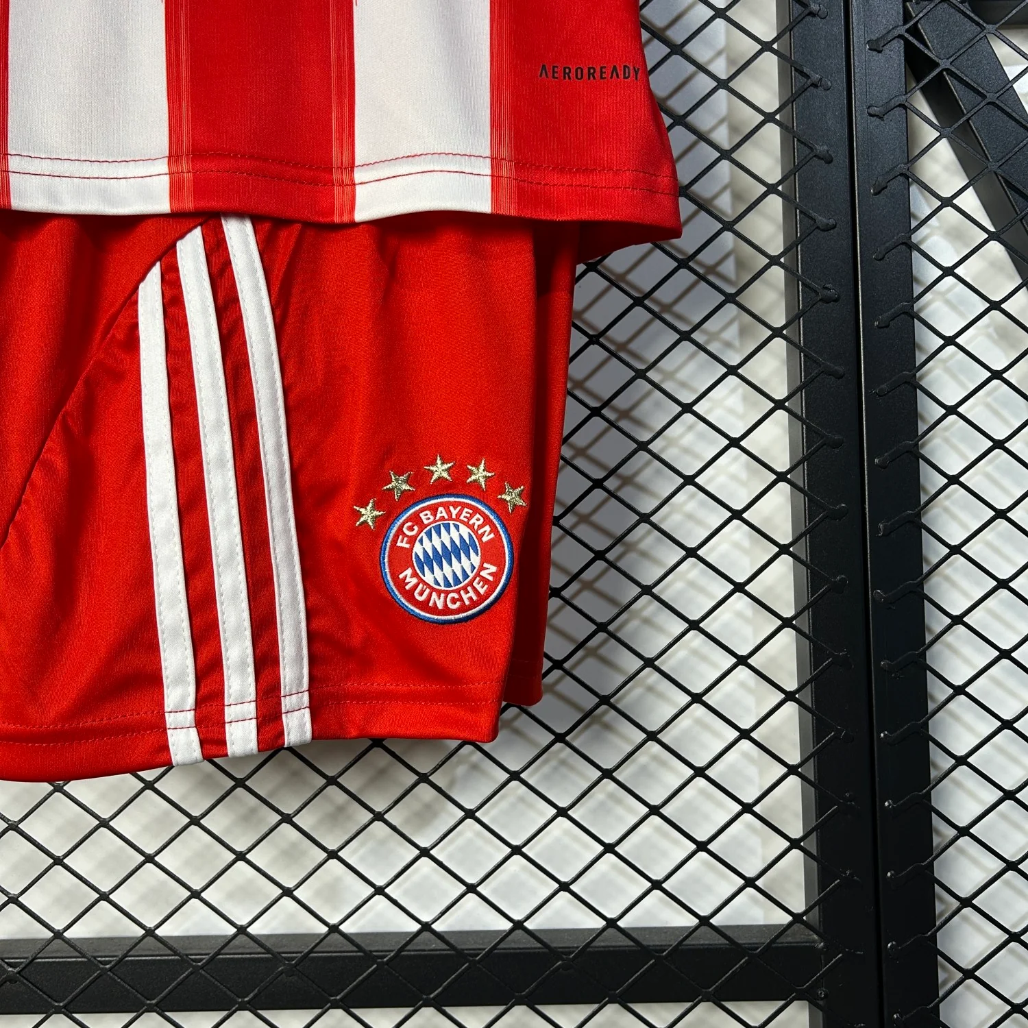 Bayern Munich Home Kids Suit & socks 25/26 - Image 8