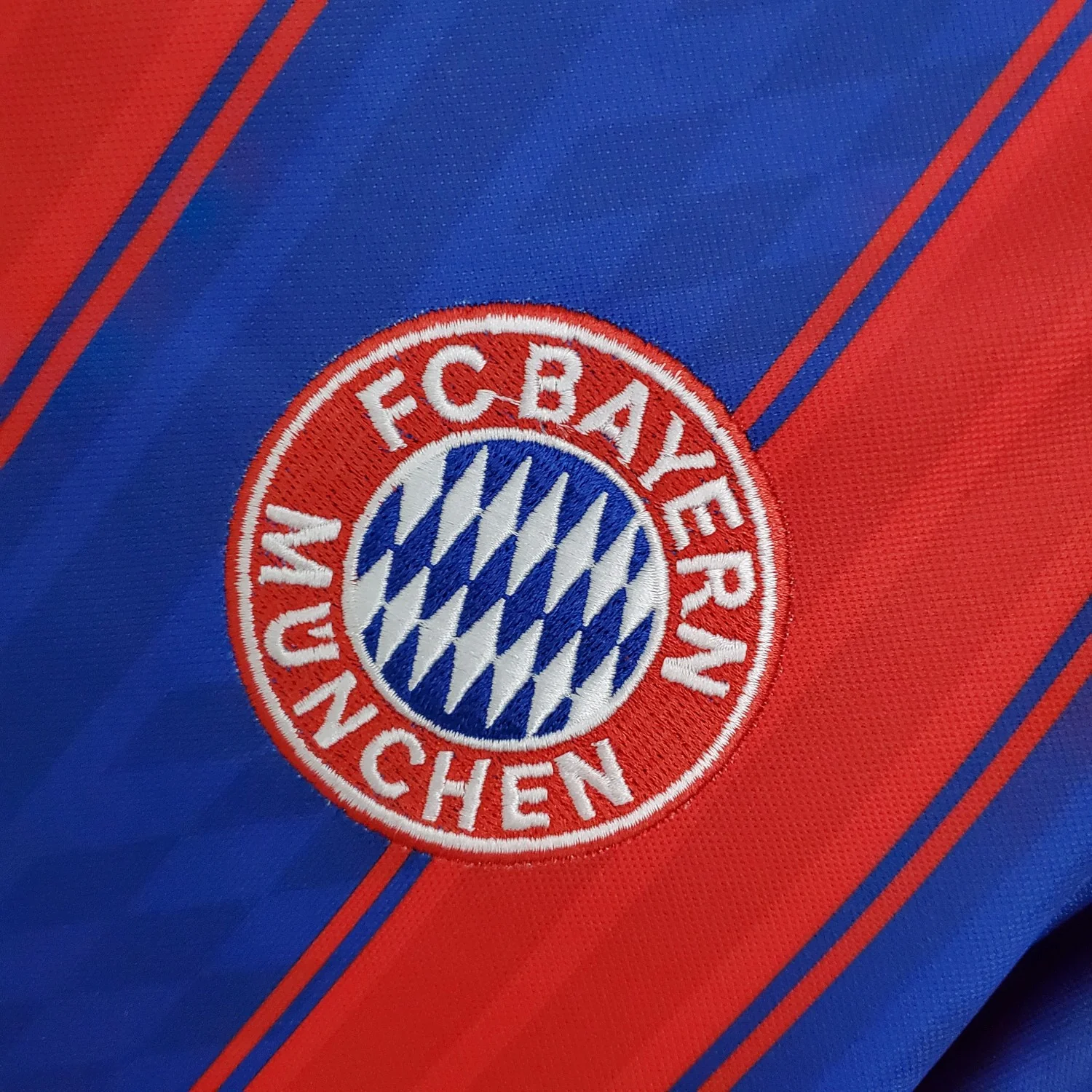 Bayern Munich Home Retro Jersey 1995/97 - Image 4