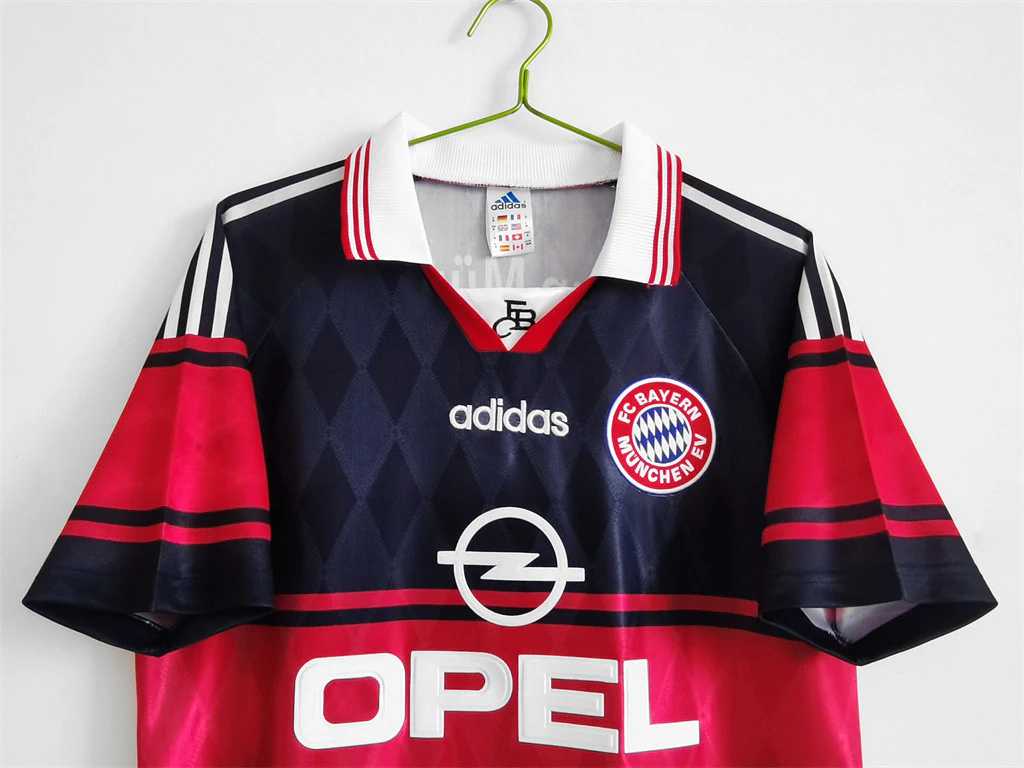 Bayern Munich Home Retro Jersey 1997/99 - Image 5