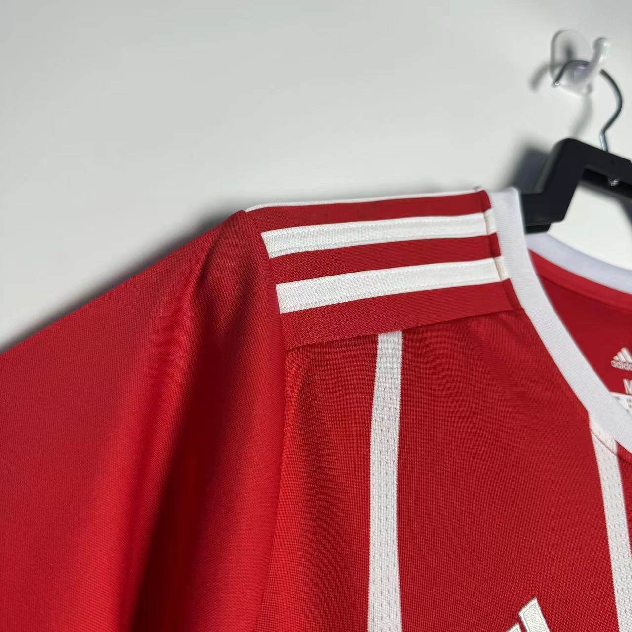 Bayern Munich Home Retro Jersey 2017/18 - Image 4