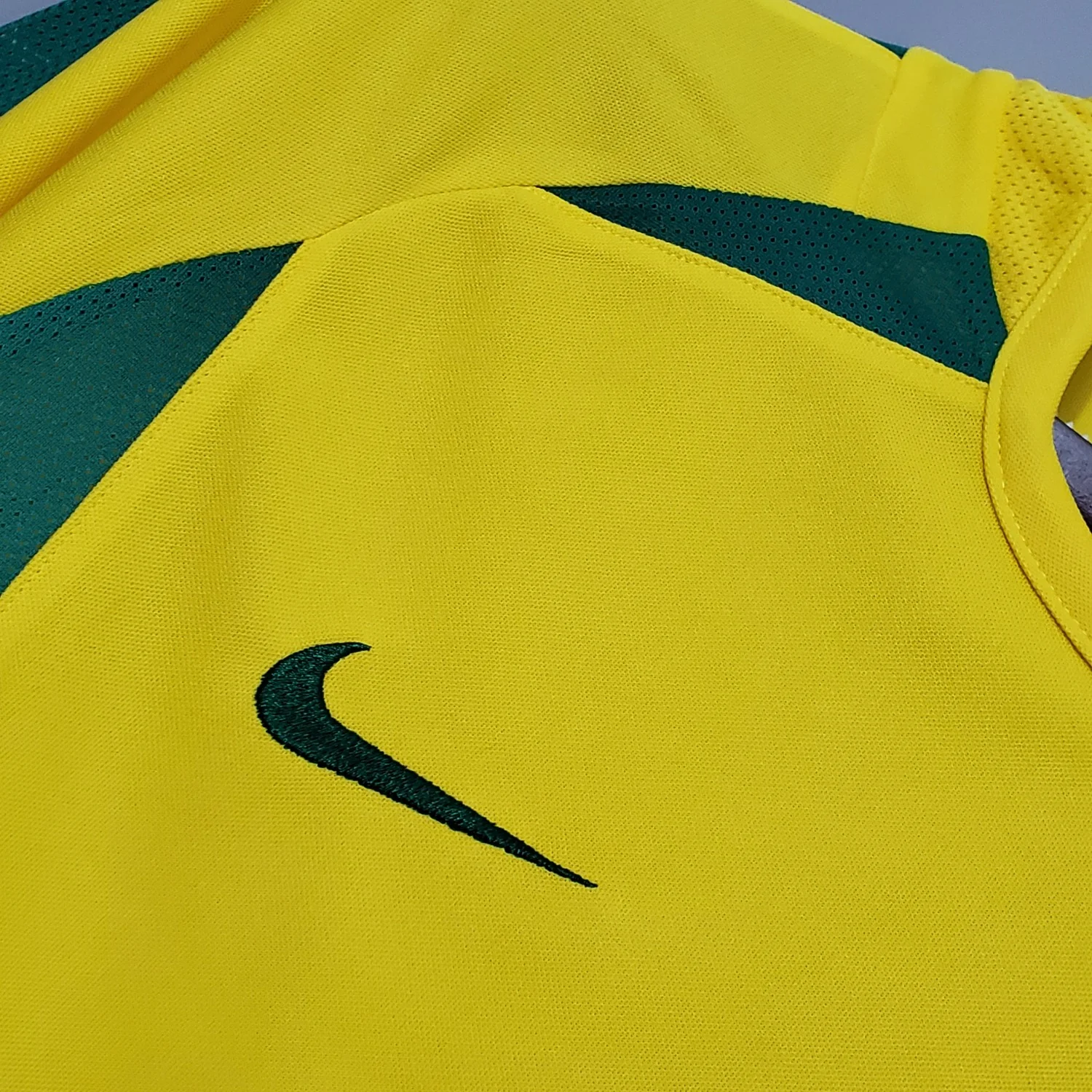 Brazil Home Retro Jersey 2002 - Image 5