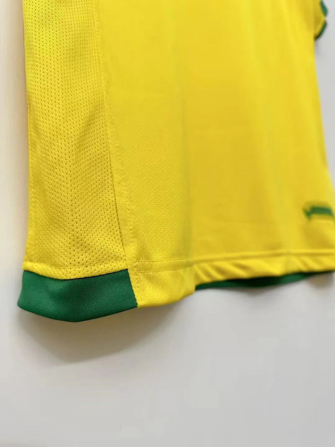 Brazil Home Retro Jersey 2006 - Image 5