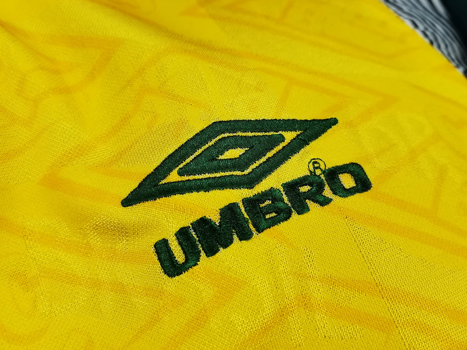 Brazil Home Retro Jersey 91/93 - Image 7