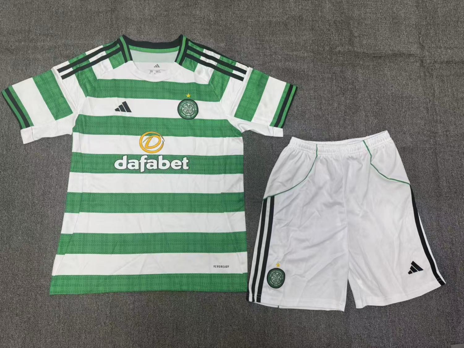 Celtic Home Kids Suit & Socks 25/26 - Image 3
